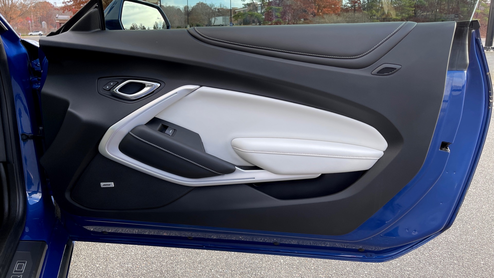 Used 2019 Chevrolet CAMARO 3LT / 3.6L V6 / 6-SPD MAN / HUD / NAV / BOSE / HTD STS / REARVIEW for sale $31,595 at Formula Imports in Charlotte NC 28227 44