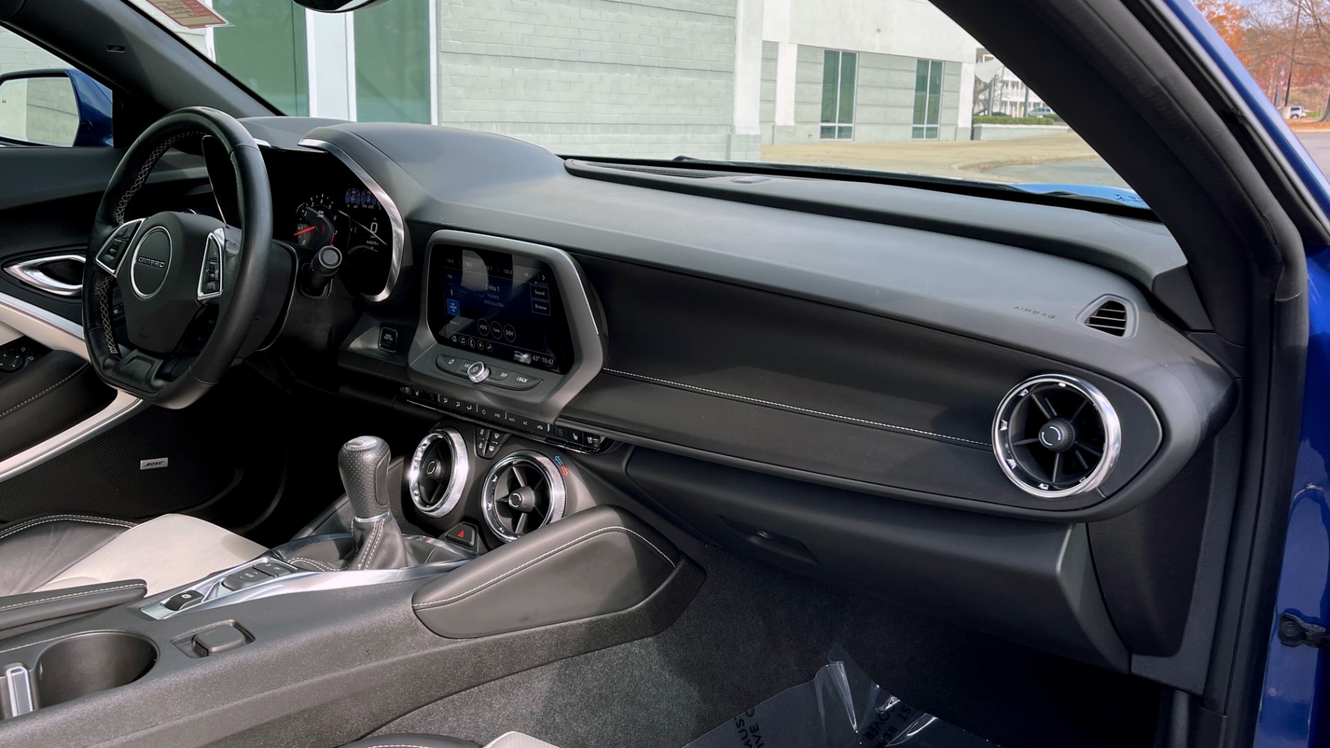 Used 2019 Chevrolet CAMARO 3LT / 3.6L V6 / 6-SPD MAN / HUD / NAV / BOSE / HTD STS / REARVIEW for sale $31,595 at Formula Imports in Charlotte NC 28227 46