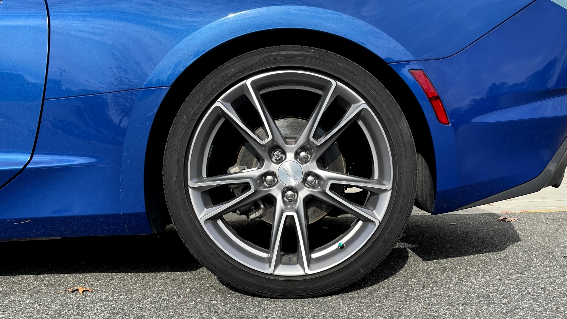 Used 2019 Chevrolet CAMARO 3LT / 3.6L V6 / 6-SPD MAN / HUD / NAV / BOSE / HTD STS / REARVIEW for sale $31,595 at Formula Imports in Charlotte NC 28227 52