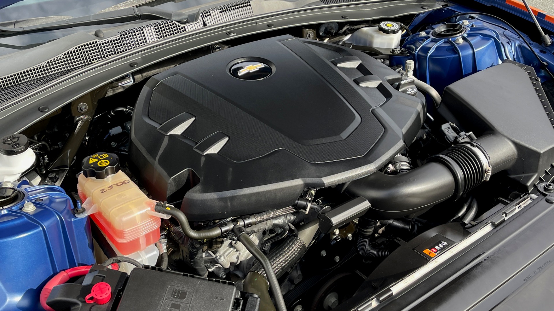 Used 2019 Chevrolet CAMARO 3LT / 3.6L V6 / 6-SPD MAN / HUD / NAV / BOSE / HTD STS / REARVIEW for sale $31,595 at Formula Imports in Charlotte NC 28227 8