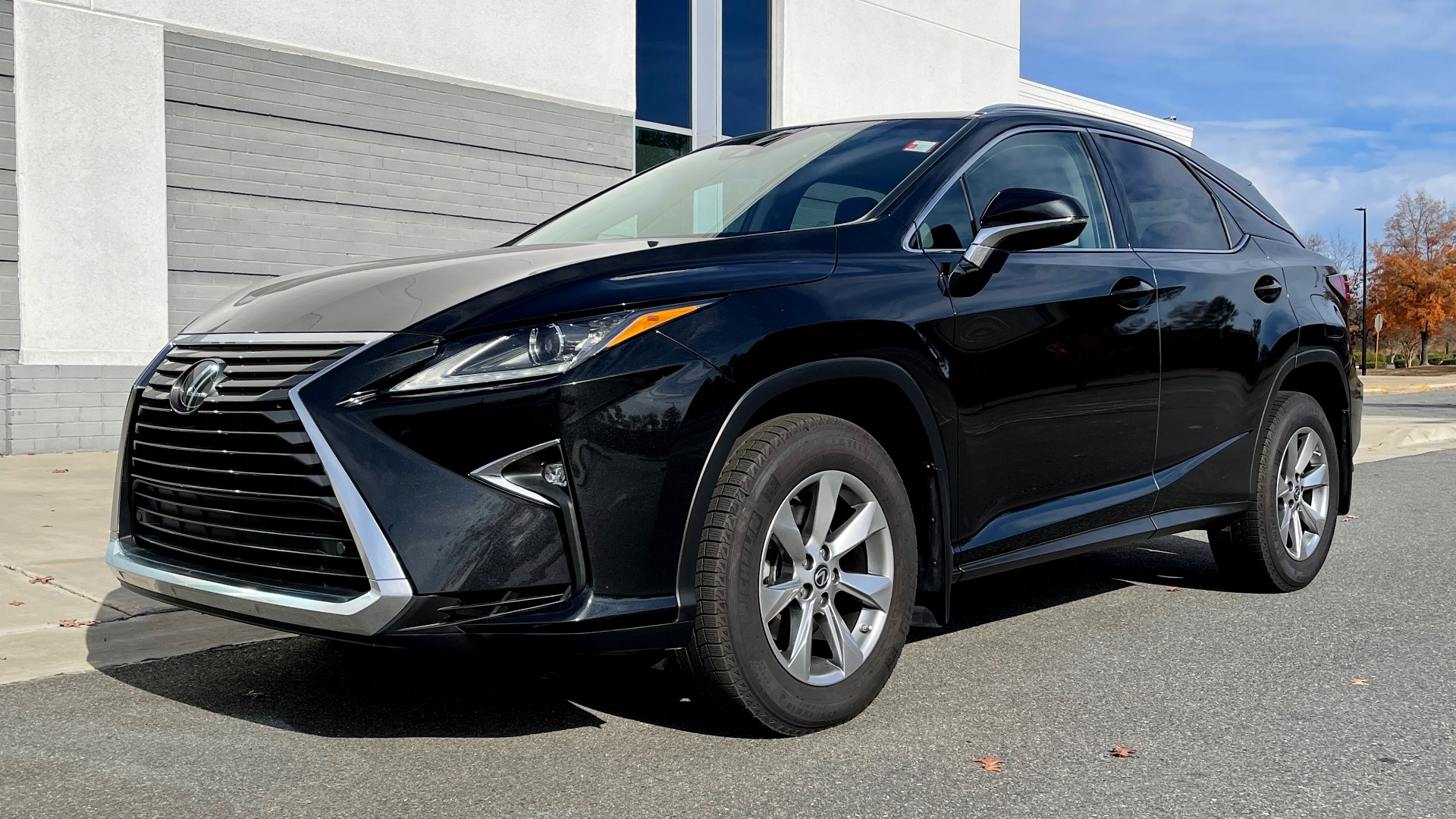 Used 2019 Lexus RX 350 3.5L SUV / AWD / SUNROOF / 18IN WHEELS / REARVIEW for sale $45,595 at Formula Imports in Charlotte NC 28227 2