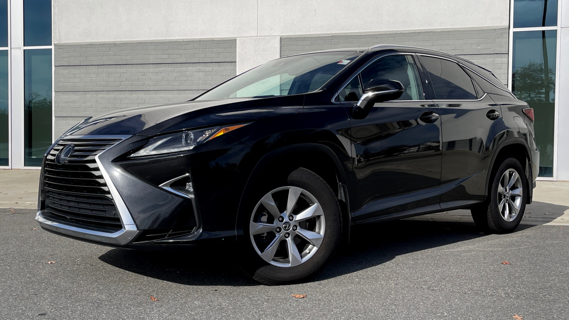 Used 2019 Lexus RX 350 3.5L SUV / AWD / SUNROOF / 18IN WHEELS / REARVIEW for sale Sold at Formula Imports in Charlotte NC 28227 1