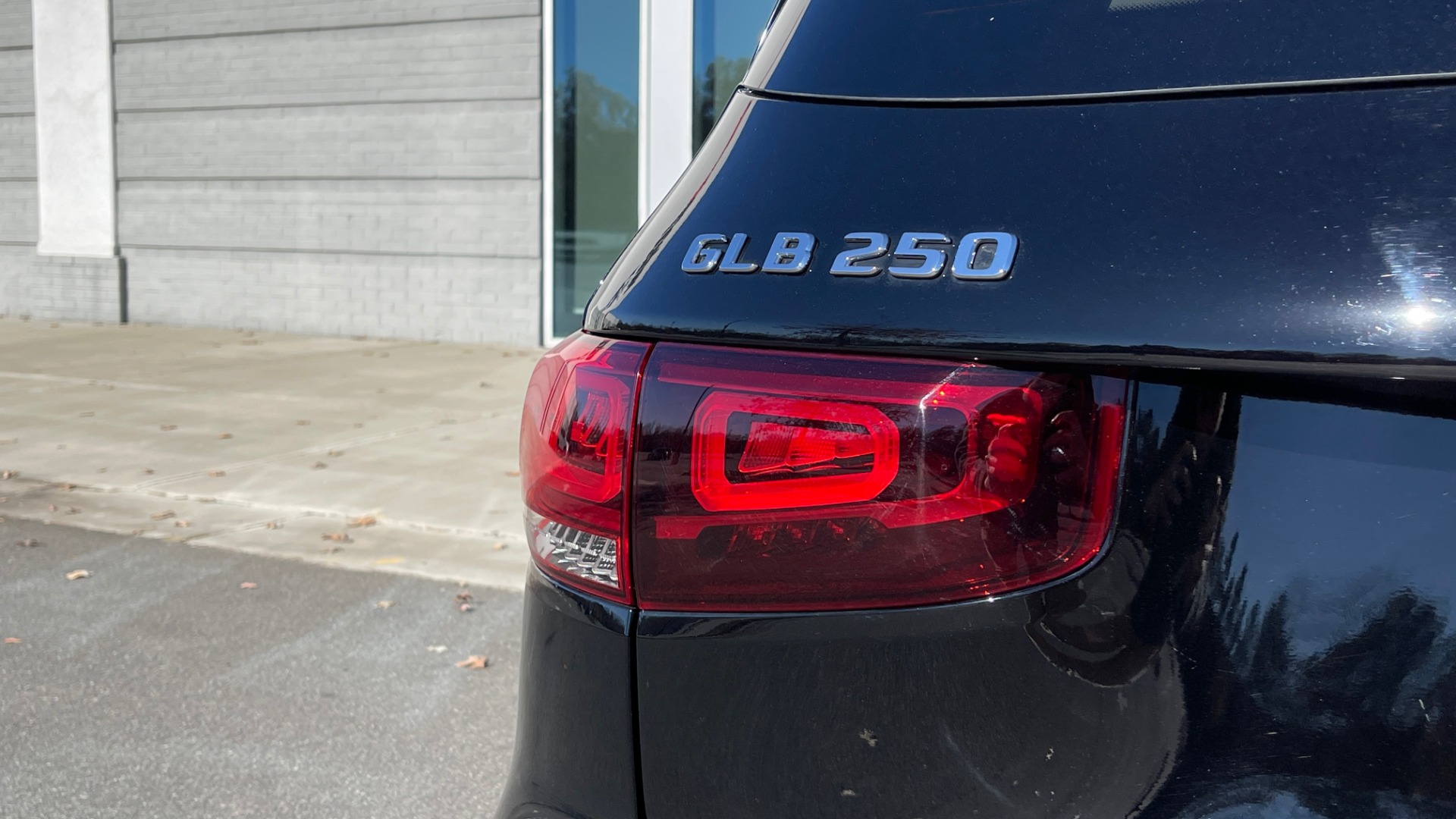 Used 2020 Mercedes-Benz GLB 250 PREMIUM 2.0L / 8-SPD AUTO / BLIND SPOT / 10.25-IN DISPLAY / REARVIEW for sale Sold at Formula Imports in Charlotte NC 28227 21