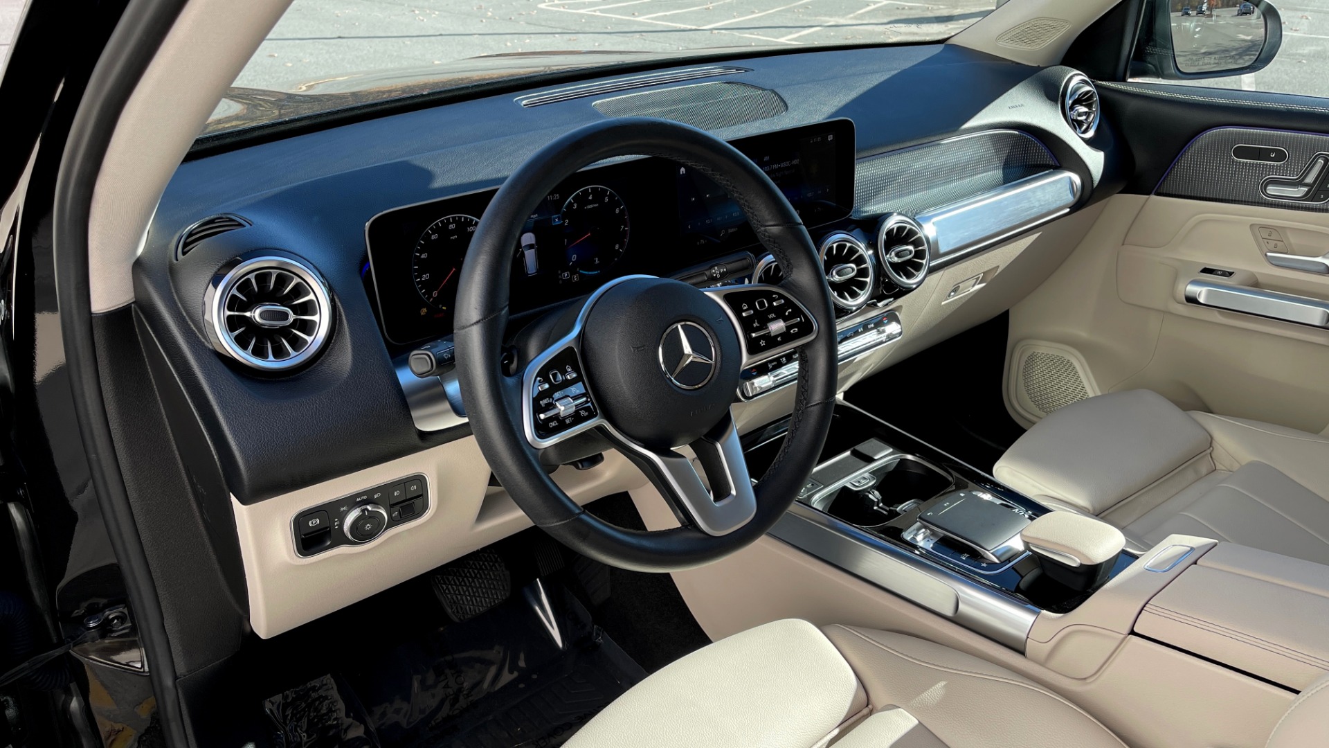 Used 2020 Mercedes-Benz GLB 250 PREMIUM 2.0L / 8-SPD AUTO / BLIND SPOT / 10.25-IN DISPLAY / REARVIEW for sale $45,385 at Formula Imports in Charlotte NC 28227 26