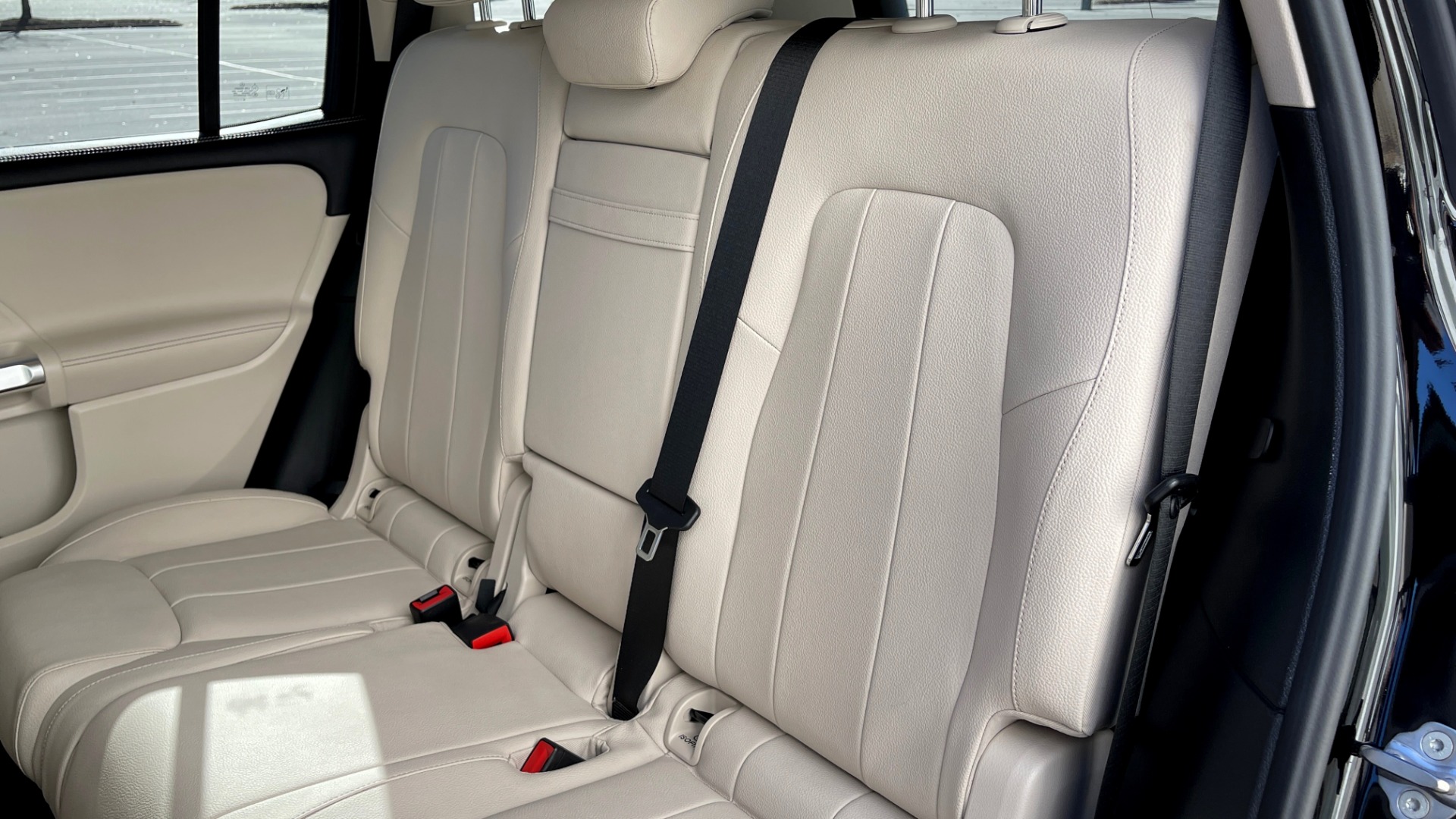 Used 2020 Mercedes-Benz GLB 250 PREMIUM 2.0L / 8-SPD AUTO / BLIND SPOT / 10.25-IN DISPLAY / REARVIEW for sale Sold at Formula Imports in Charlotte NC 28227 43
