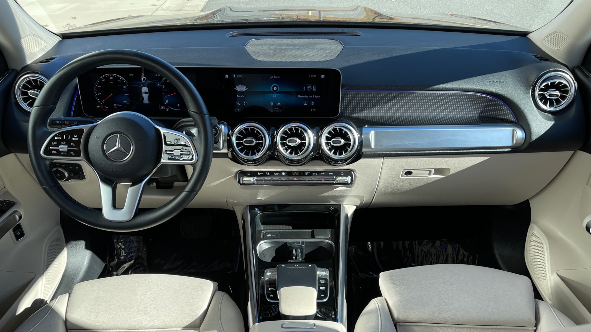 Used 2020 Mercedes-Benz GLB 250 PREMIUM 2.0L / 8-SPD AUTO / BLIND SPOT / 10.25-IN DISPLAY / REARVIEW for sale $45,385 at Formula Imports in Charlotte NC 28227 45