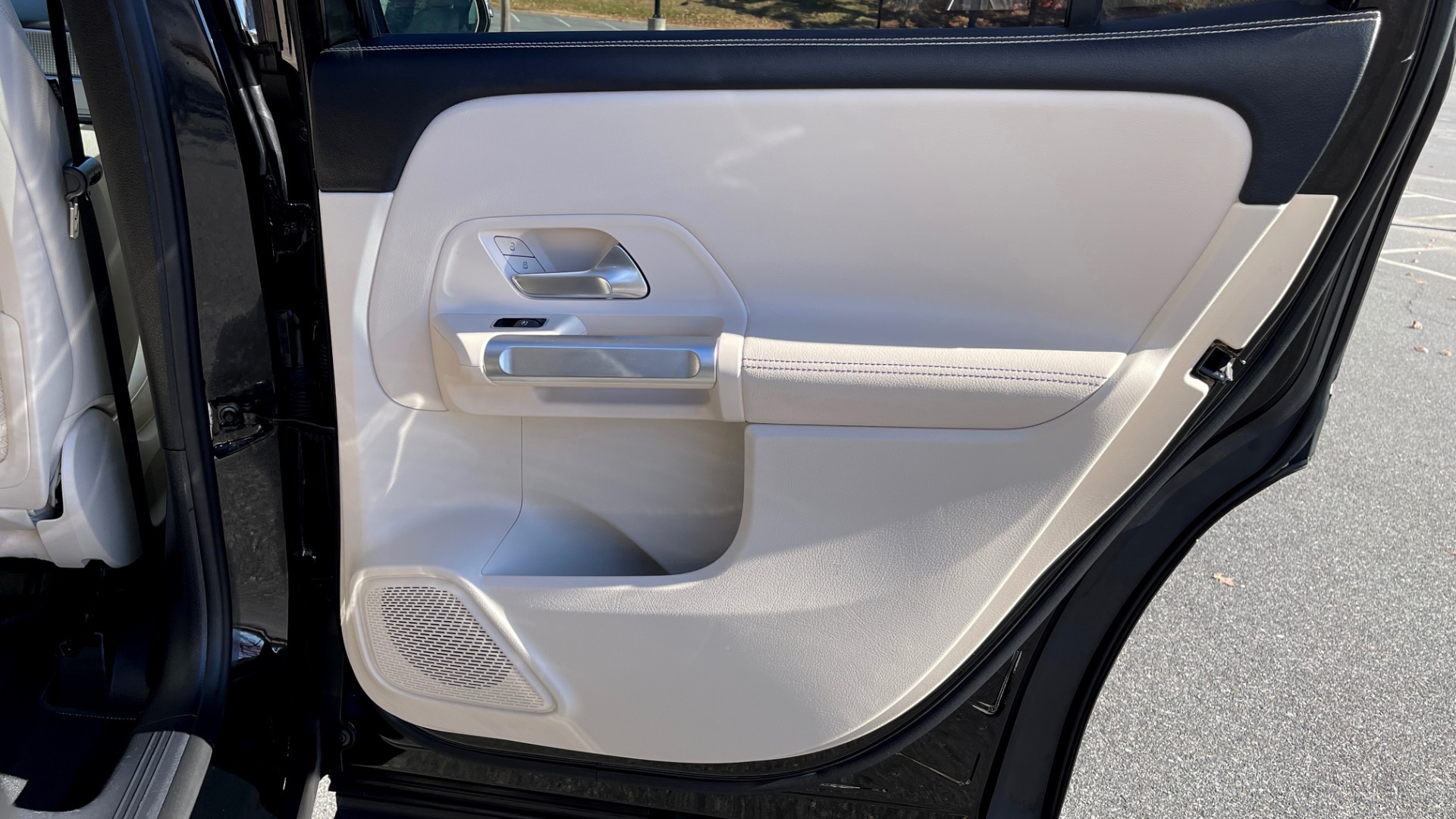 Used 2020 Mercedes-Benz GLB 250 PREMIUM 2.0L / 8-SPD AUTO / BLIND SPOT / 10.25-IN DISPLAY / REARVIEW for sale Sold at Formula Imports in Charlotte NC 28227 46