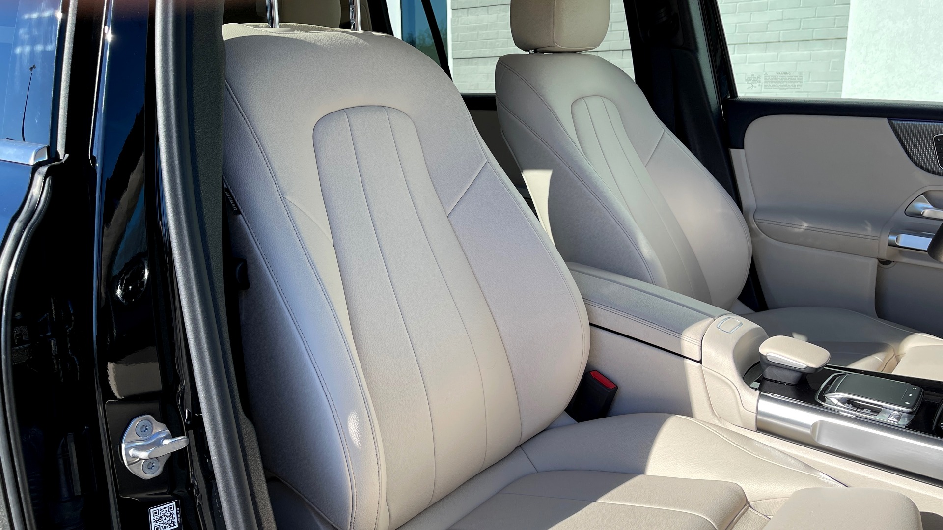 Used 2020 Mercedes-Benz GLB 250 PREMIUM 2.0L / 8-SPD AUTO / BLIND SPOT / 10.25-IN DISPLAY / REARVIEW for sale $45,385 at Formula Imports in Charlotte NC 28227 53
