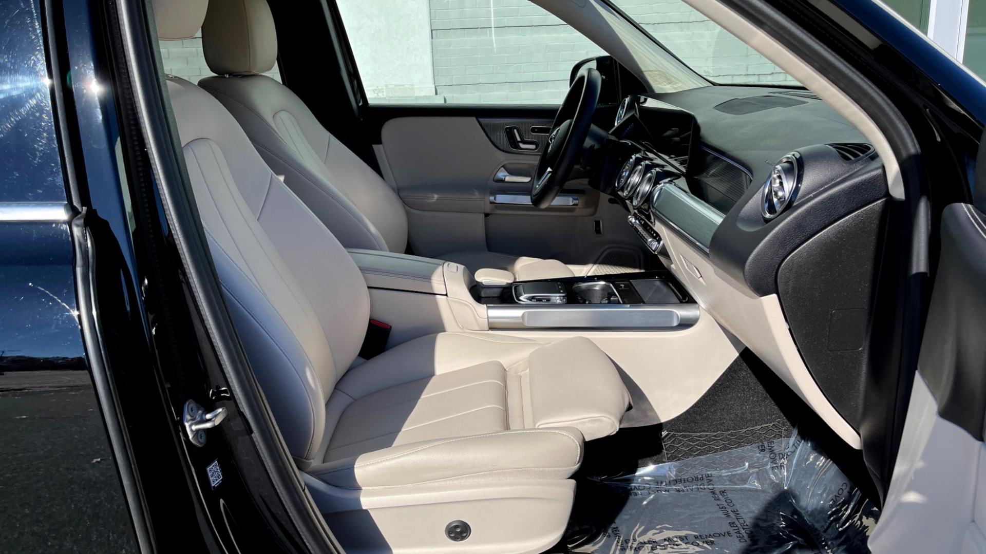 Used 2020 Mercedes-Benz GLB 250 PREMIUM 2.0L / 8-SPD AUTO / BLIND SPOT / 10.25-IN DISPLAY / REARVIEW for sale Sold at Formula Imports in Charlotte NC 28227 54
