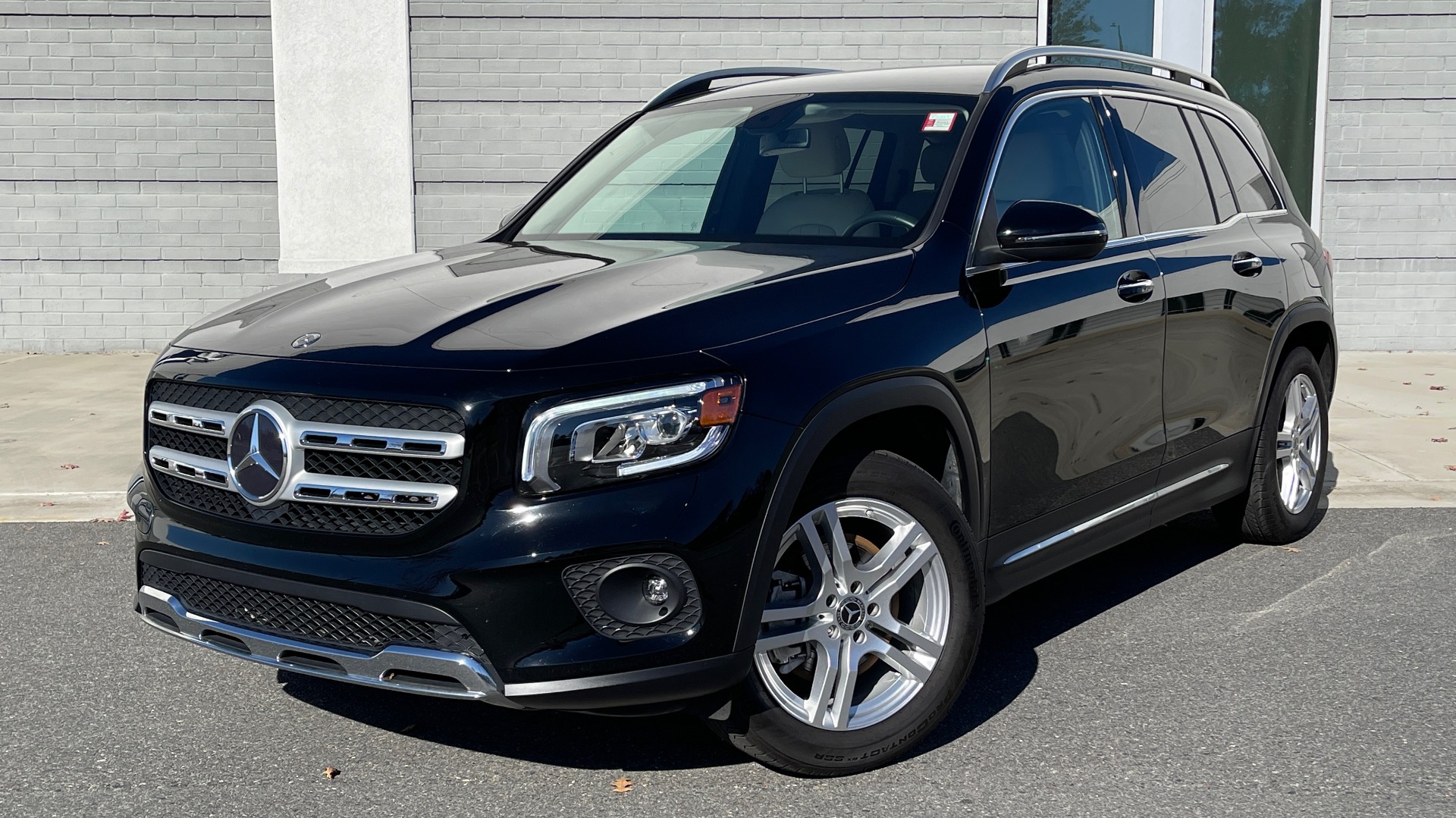 Used 2020 Mercedes-Benz GLB 250 PREMIUM 2.0L / 8-SPD AUTO / BLIND SPOT / 10.25-IN DISPLAY / REARVIEW for sale Sold at Formula Imports in Charlotte NC 28227 1
