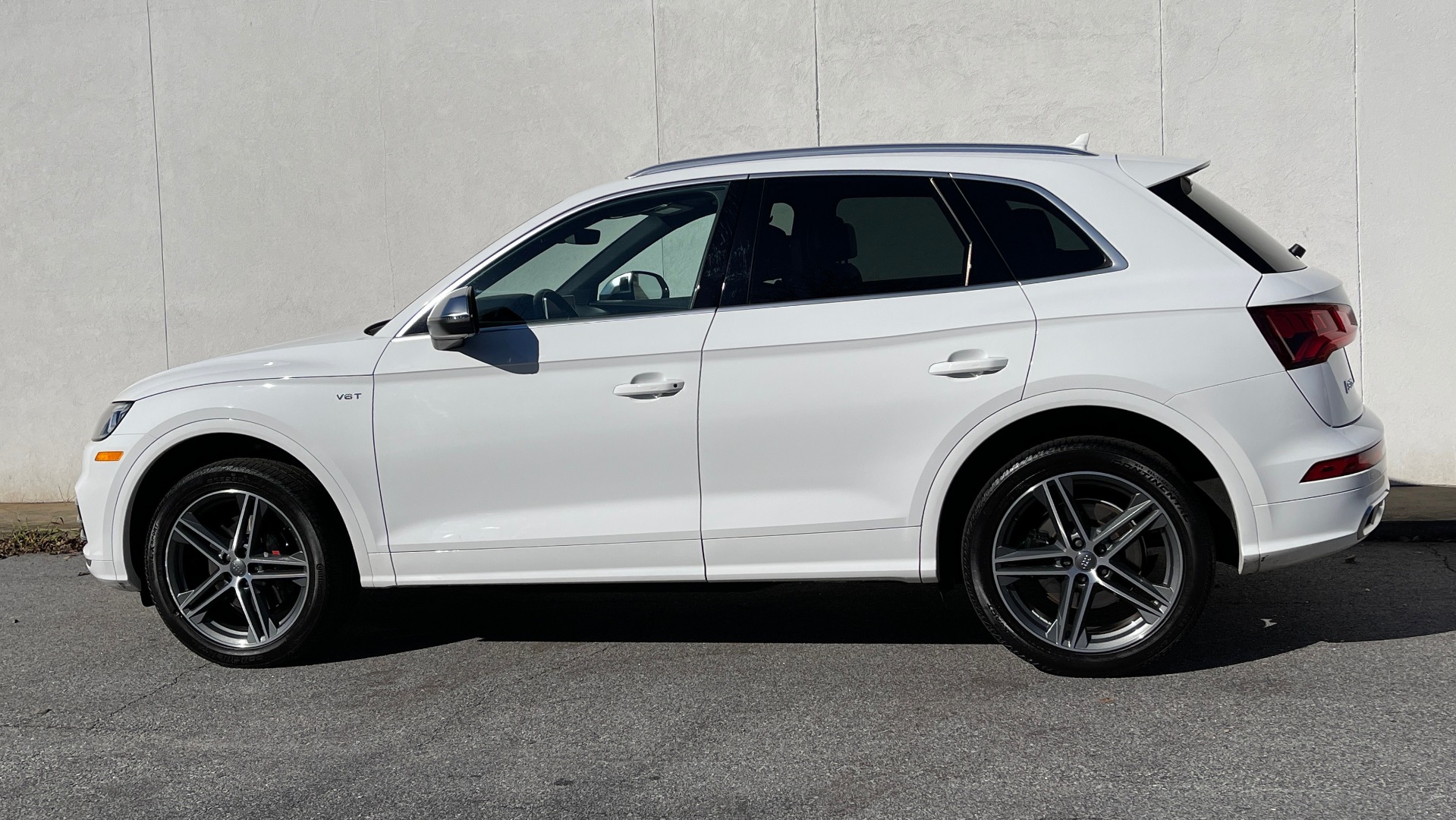 Used 2018 Audi SQ5 PREMIUM PLUS / NAV / SUNROOF / 12.3IN SCREEN / REARVIEW for sale $46,795 at Formula Imports in Charlotte NC 28227 3