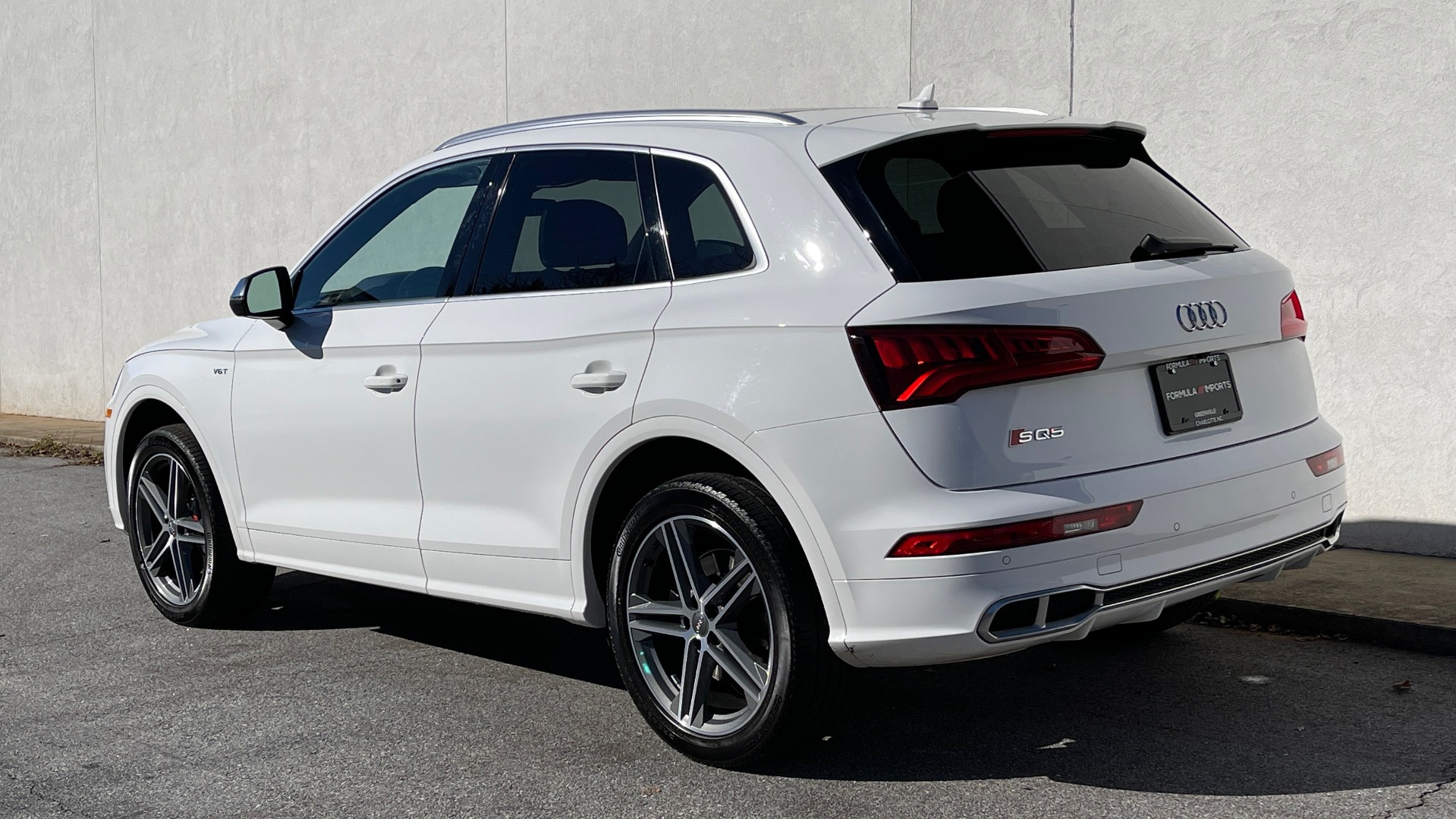 Used 2018 Audi SQ5 PREMIUM PLUS / NAV / SUNROOF / 12.3IN SCREEN / REARVIEW for sale $46,795 at Formula Imports in Charlotte NC 28227 4
