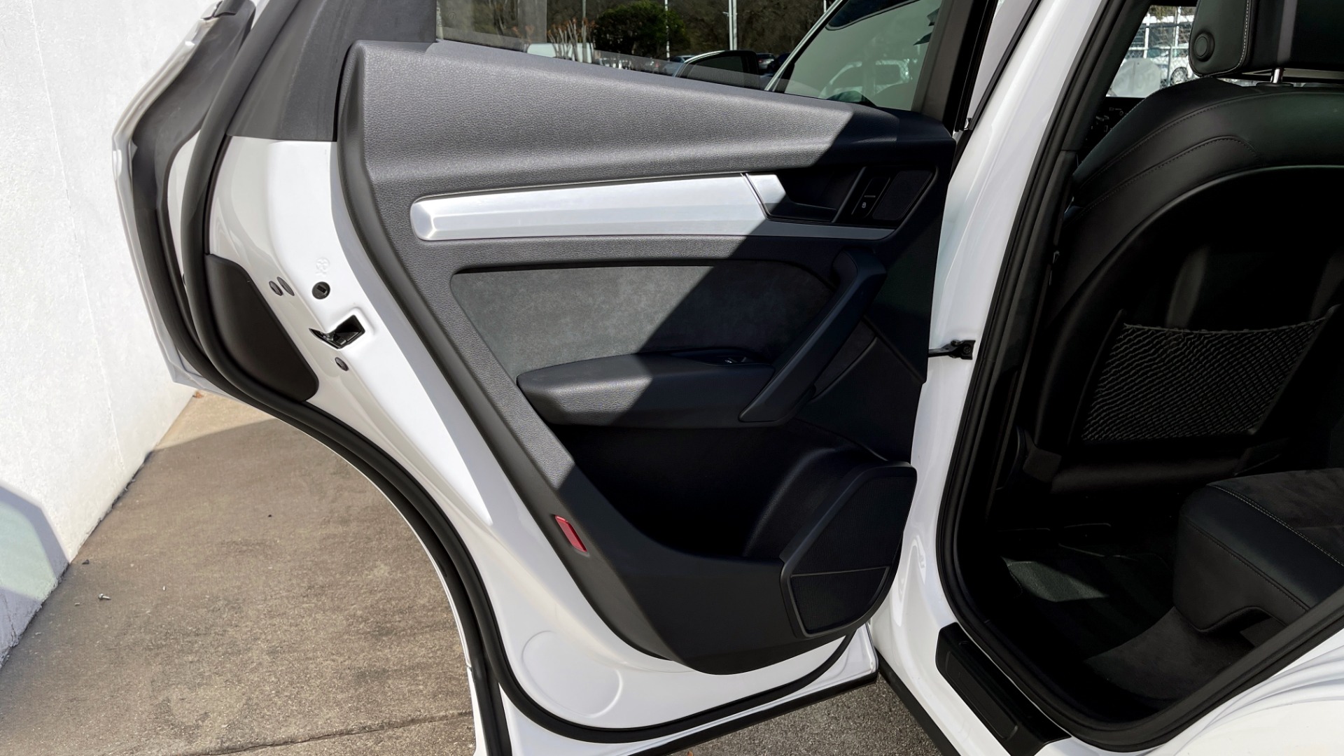 Used 2018 Audi SQ5 PREMIUM PLUS / NAV / SUNROOF / 12.3IN SCREEN / REARVIEW for sale $46,795 at Formula Imports in Charlotte NC 28227 46