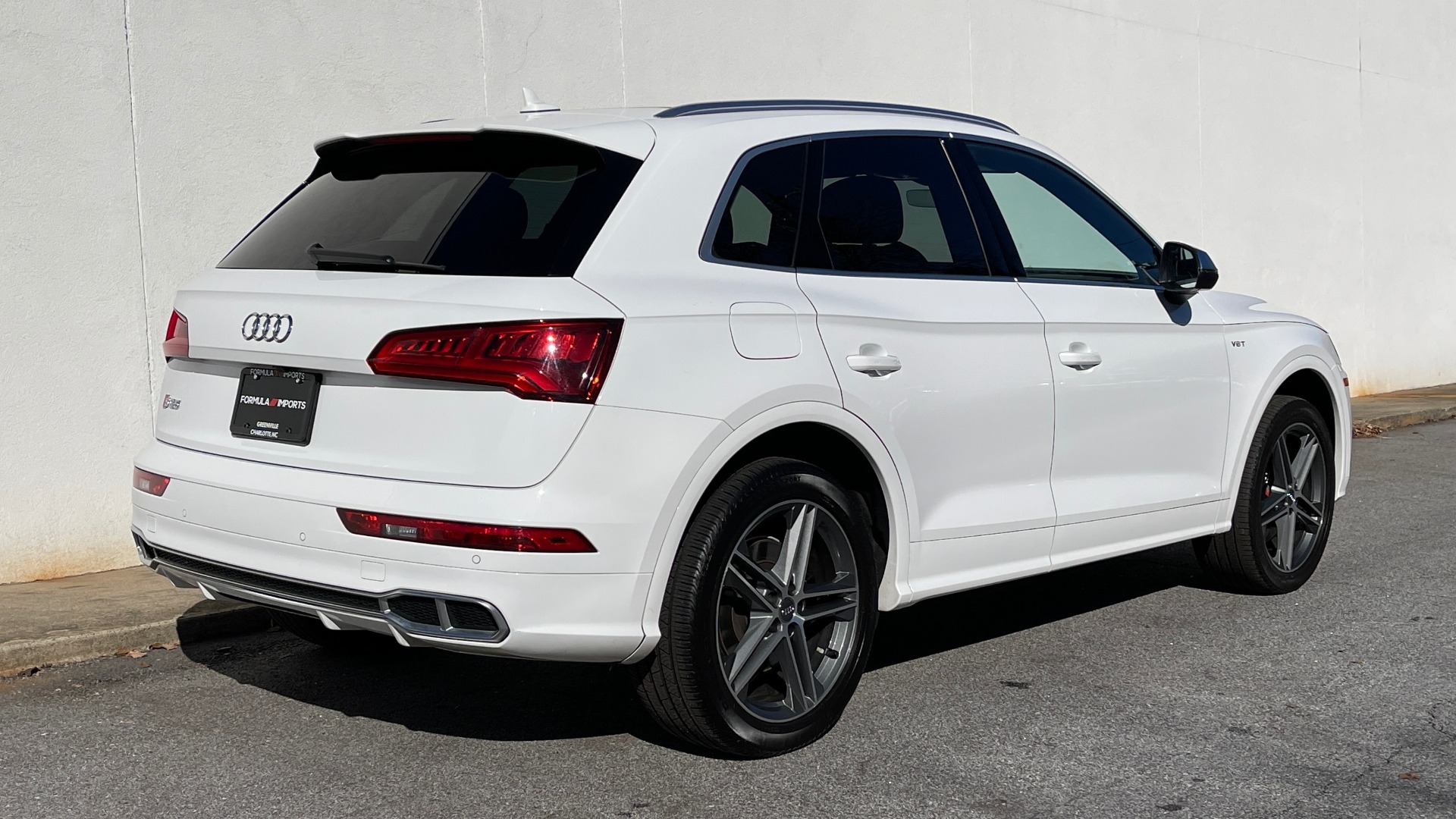 Used 2018 Audi SQ5 PREMIUM PLUS / NAV / SUNROOF / 12.3IN SCREEN / REARVIEW for sale $46,795 at Formula Imports in Charlotte NC 28227 6