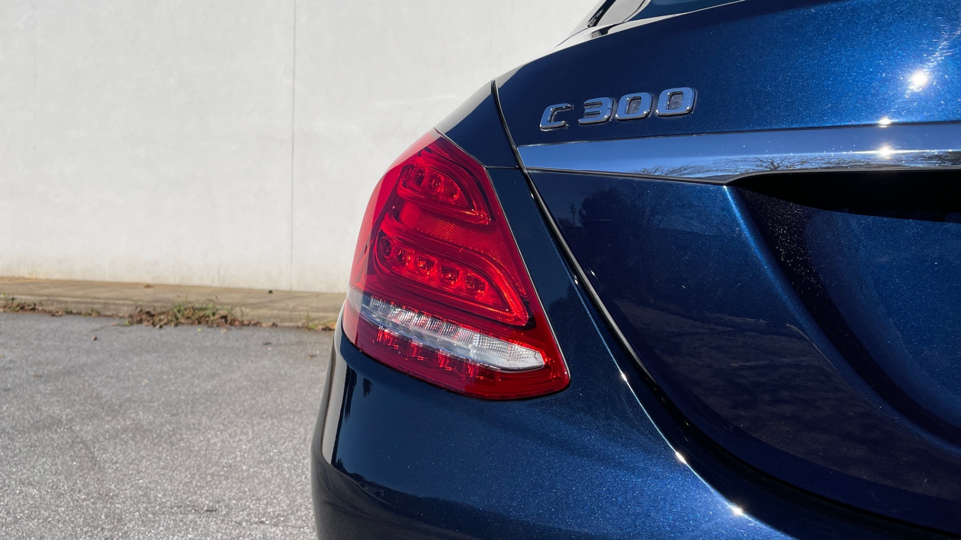 Used 2018 Mercedes-Benz C-CLASS C 300 4MATIC PREMIUM / APPLE / PANO-ROOF / REARVIEW for sale $35,795 at Formula Imports in Charlotte NC 28227 22