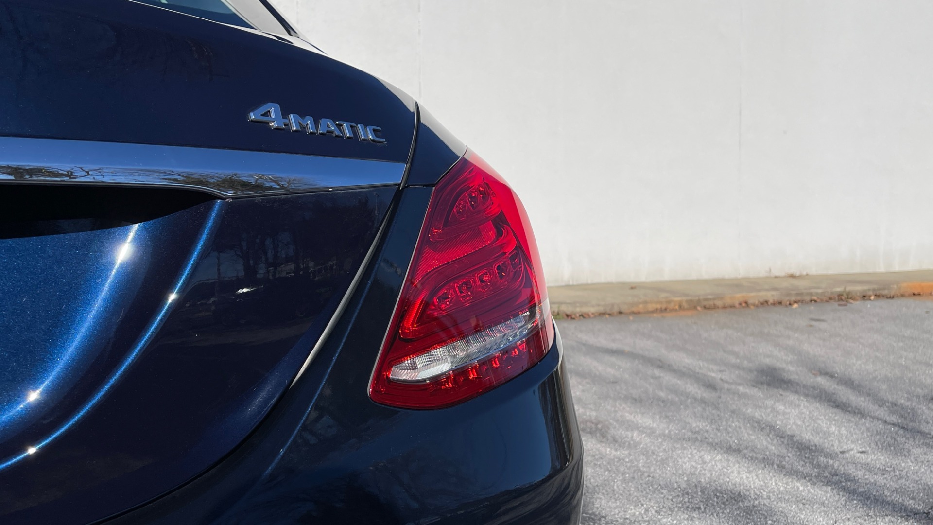 Used 2018 Mercedes-Benz C-CLASS C 300 4MATIC PREMIUM / APPLE / PANO-ROOF / REARVIEW for sale $35,795 at Formula Imports in Charlotte NC 28227 23