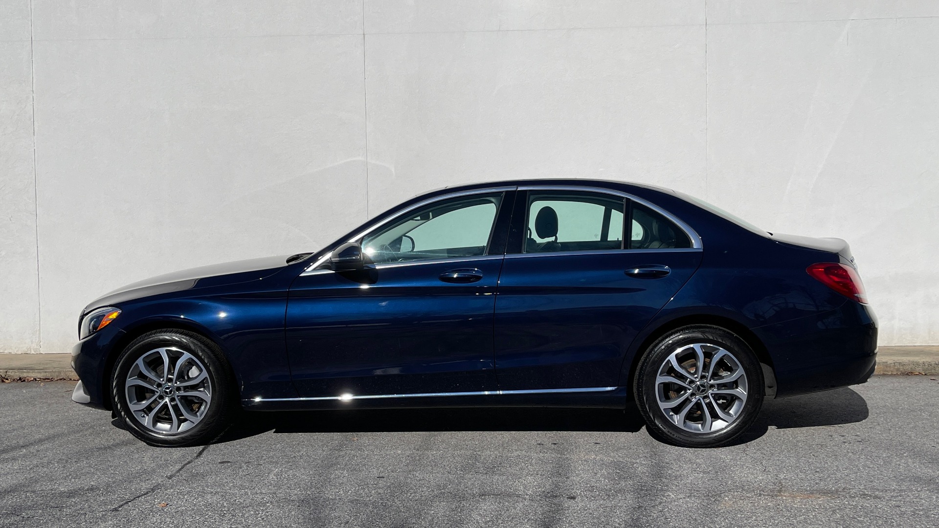 Used 2018 Mercedes-Benz C-CLASS C 300 4MATIC PREMIUM / APPLE / PANO-ROOF / REARVIEW for sale $35,795 at Formula Imports in Charlotte NC 28227 4
