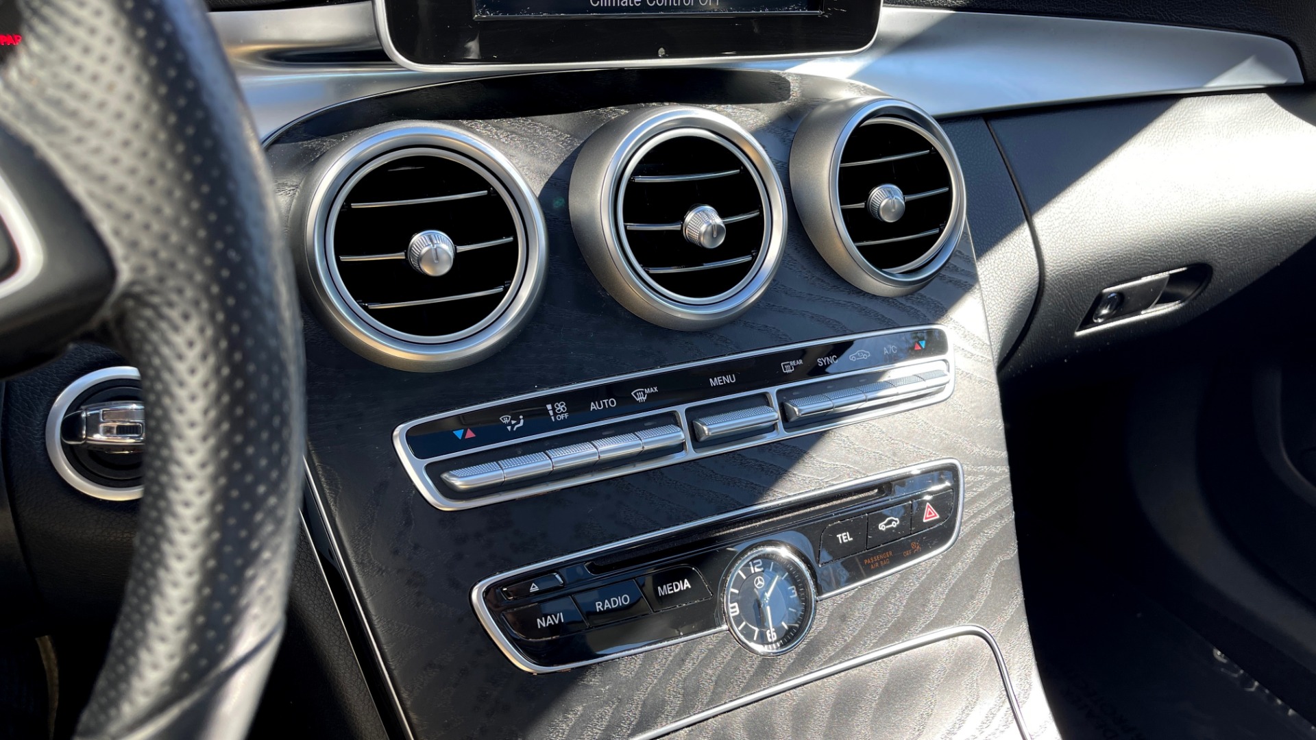 Used 2018 Mercedes-Benz C-CLASS C 300 4MATIC PREMIUM / APPLE / PANO-ROOF / REARVIEW for sale $35,795 at Formula Imports in Charlotte NC 28227 40