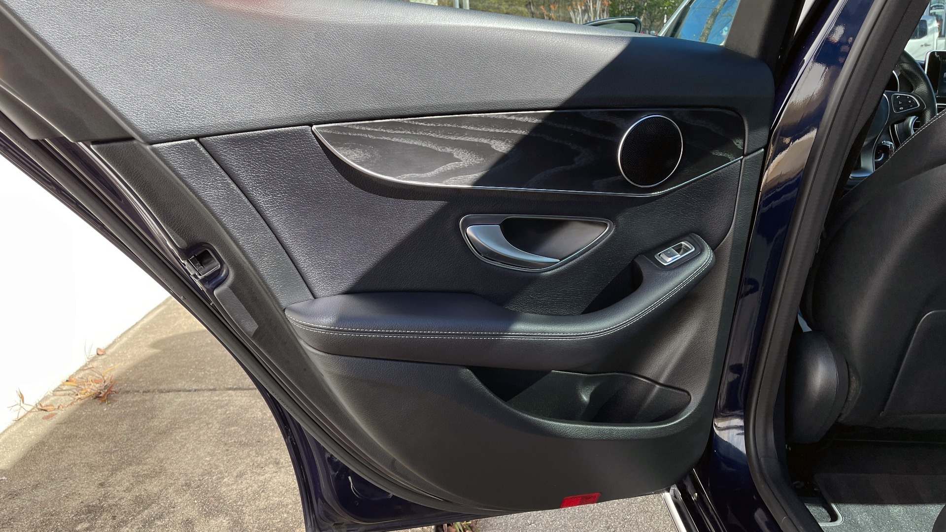 Used 2018 Mercedes-Benz C-CLASS C 300 4MATIC PREMIUM / APPLE / PANO-ROOF / REARVIEW for sale $35,795 at Formula Imports in Charlotte NC 28227 45