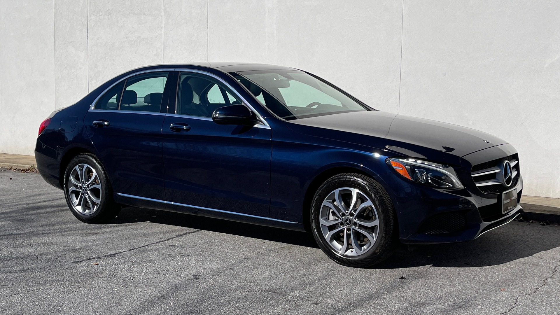Used 2018 Mercedes-Benz C-CLASS C 300 4MATIC PREMIUM / APPLE / PANO-ROOF / REARVIEW for sale $35,795 at Formula Imports in Charlotte NC 28227 5