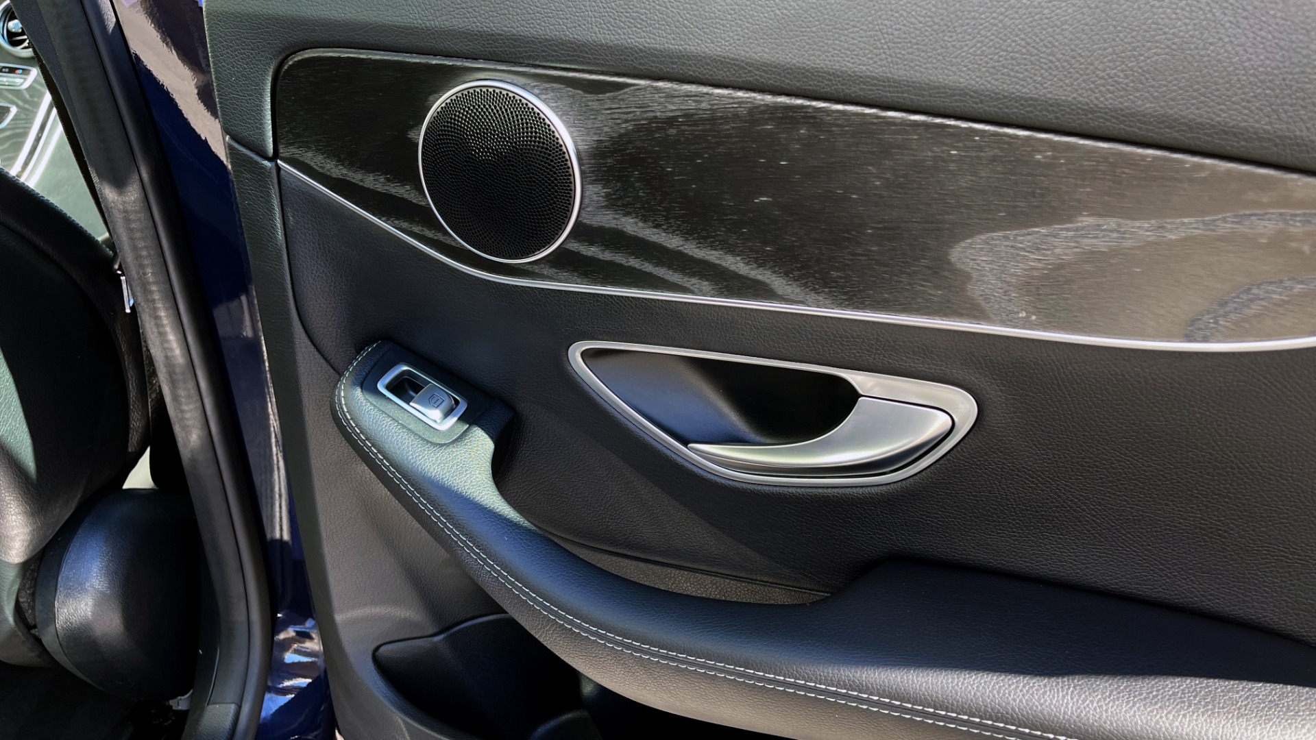 Used 2018 Mercedes-Benz C-CLASS C 300 4MATIC PREMIUM / APPLE / PANO-ROOF / REARVIEW for sale $35,795 at Formula Imports in Charlotte NC 28227 50