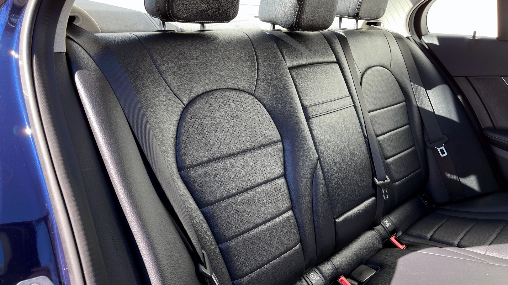Used 2018 Mercedes-Benz C-CLASS C 300 4MATIC PREMIUM / APPLE / PANO-ROOF / REARVIEW for sale $35,795 at Formula Imports in Charlotte NC 28227 52