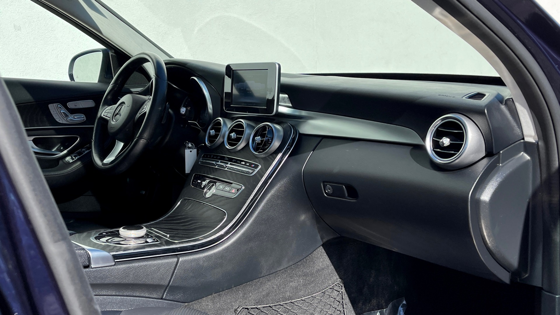 Used 2018 Mercedes-Benz C-CLASS C 300 4MATIC PREMIUM / APPLE / PANO-ROOF / REARVIEW for sale $35,795 at Formula Imports in Charlotte NC 28227 56