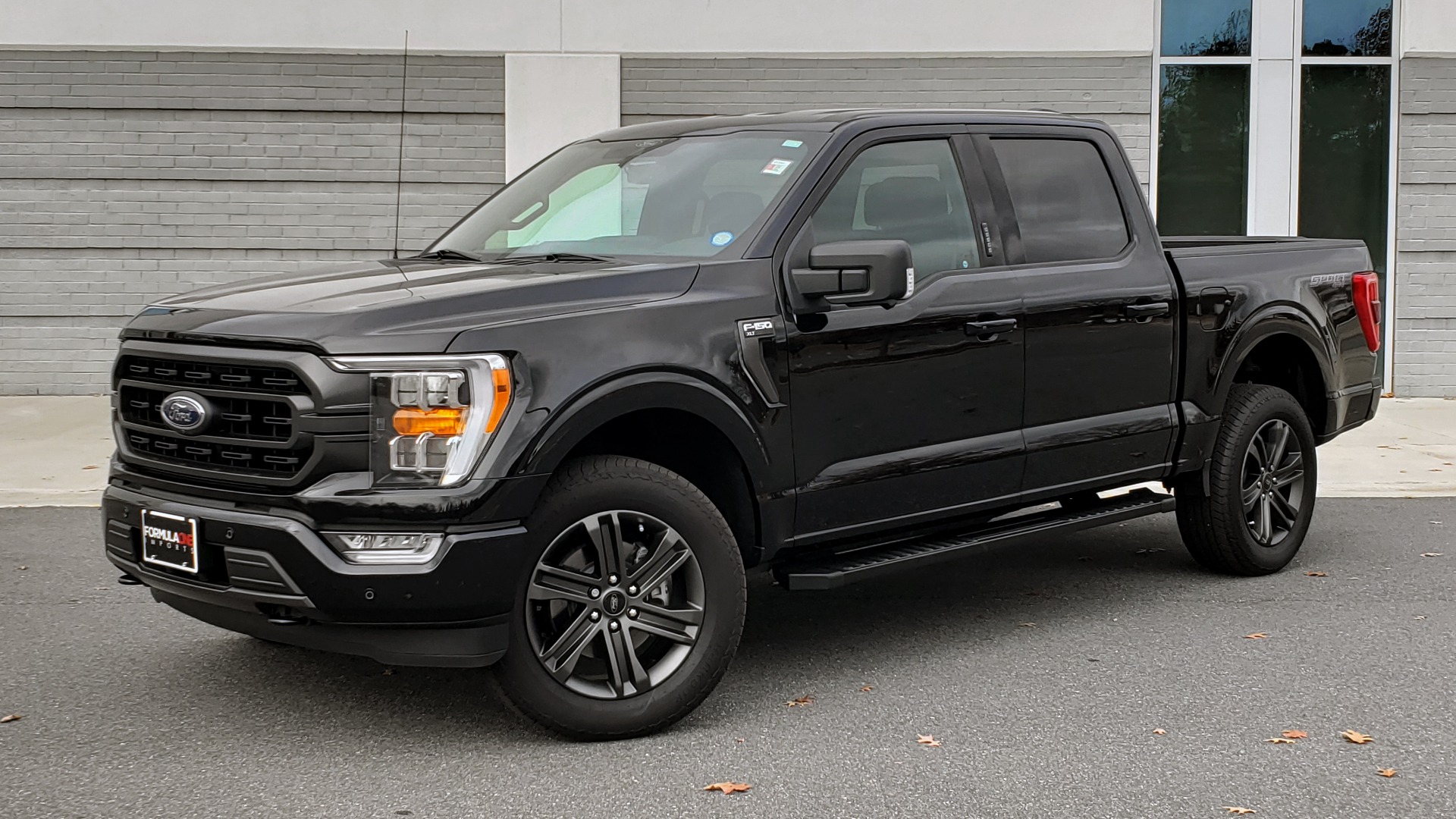 Used 2021 Ford F-150 XLT 4X4 SUPERCREW / 5.0L V8 / 10-SPD AUTO / SYNC4 / REMOTE START / REARVIEW for sale Sold at Formula Imports in Charlotte NC 28227 1