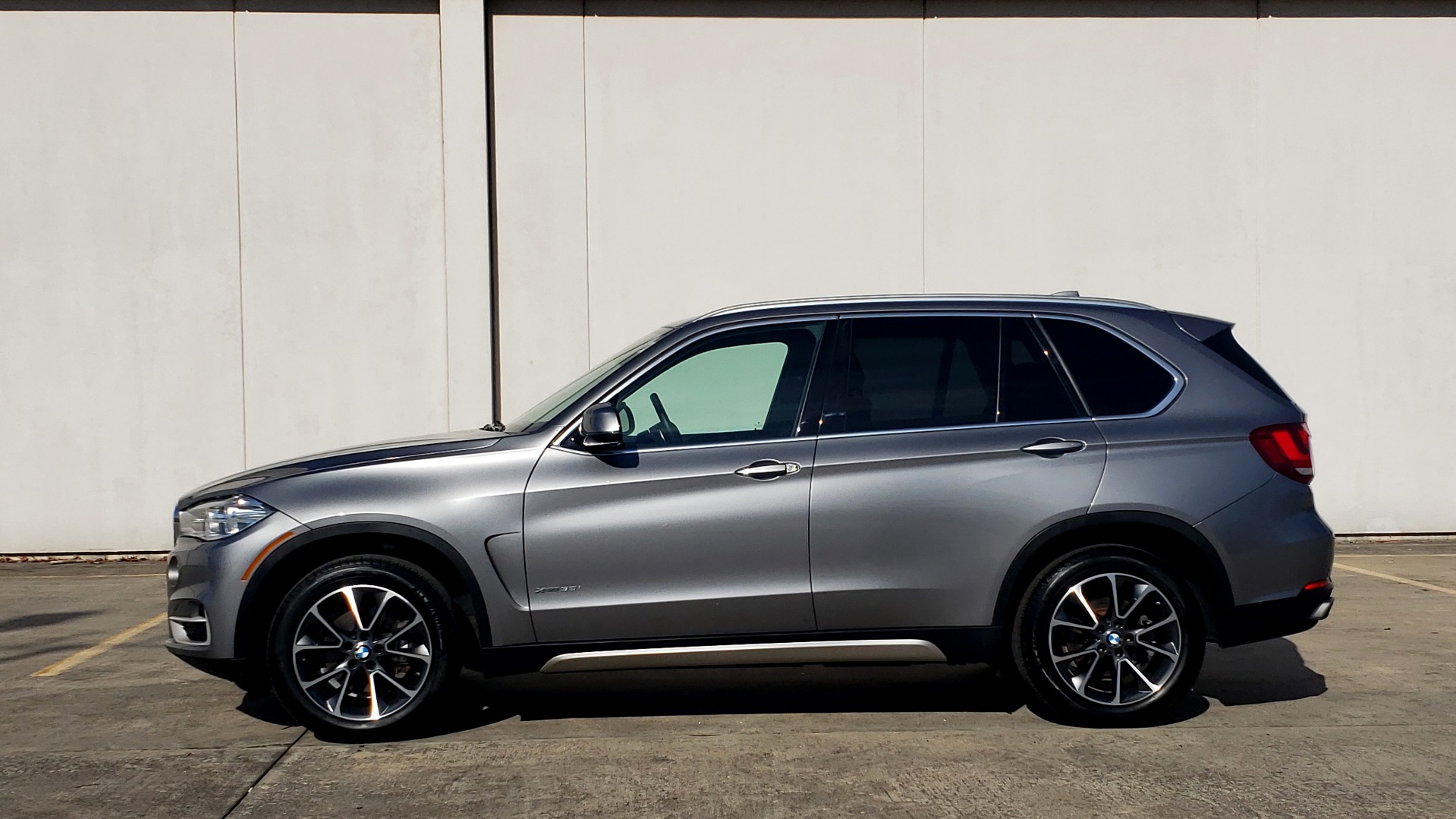Used 2018 BMW X5 XDRIVE35I PREMIUM 3.0L SUV / DRVR ASST / NAV / HUD / SUNROOF / REARVIEW for sale $40,995 at Formula Imports in Charlotte NC 28227 1