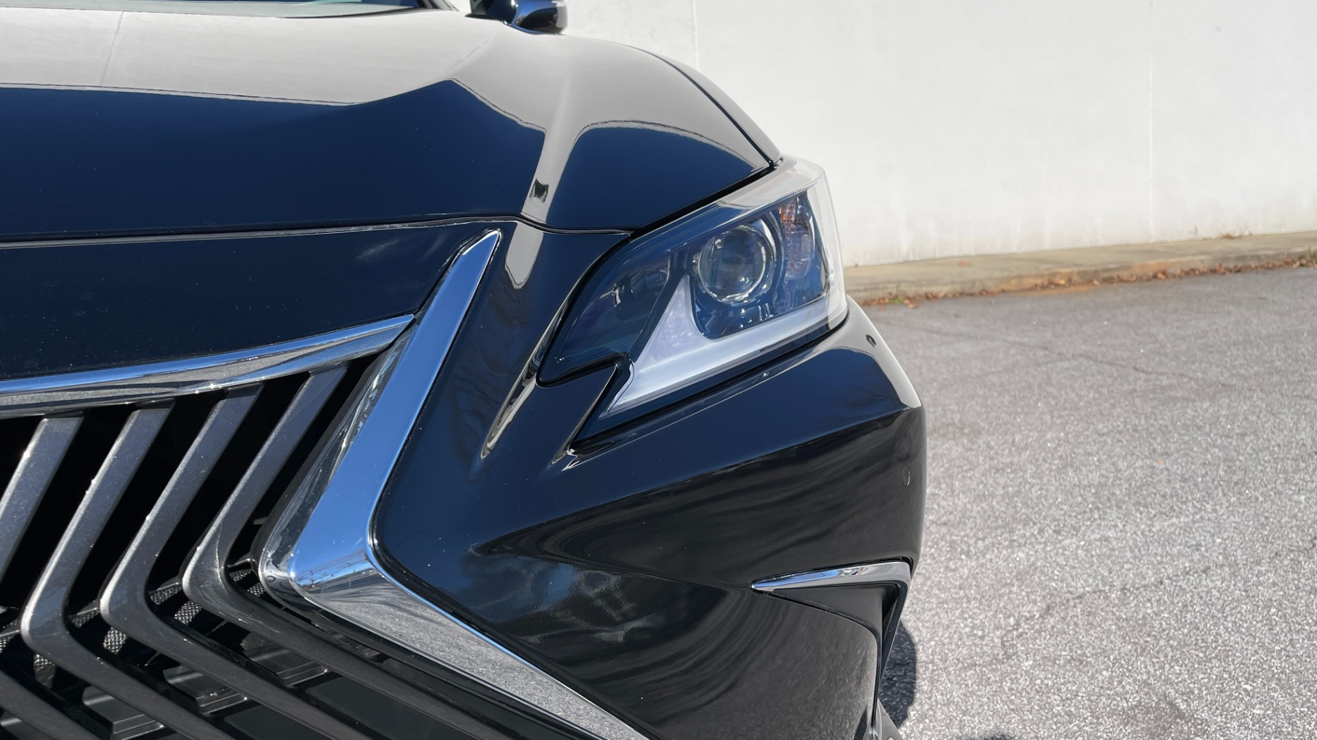 Used 2020 Lexus ES 350 PREMIUM 3.5L SEDAN / BSM / MEMORY / SUNROOF / HTD STS / REARVIEW for sale Sold at Formula Imports in Charlotte NC 28227 13
