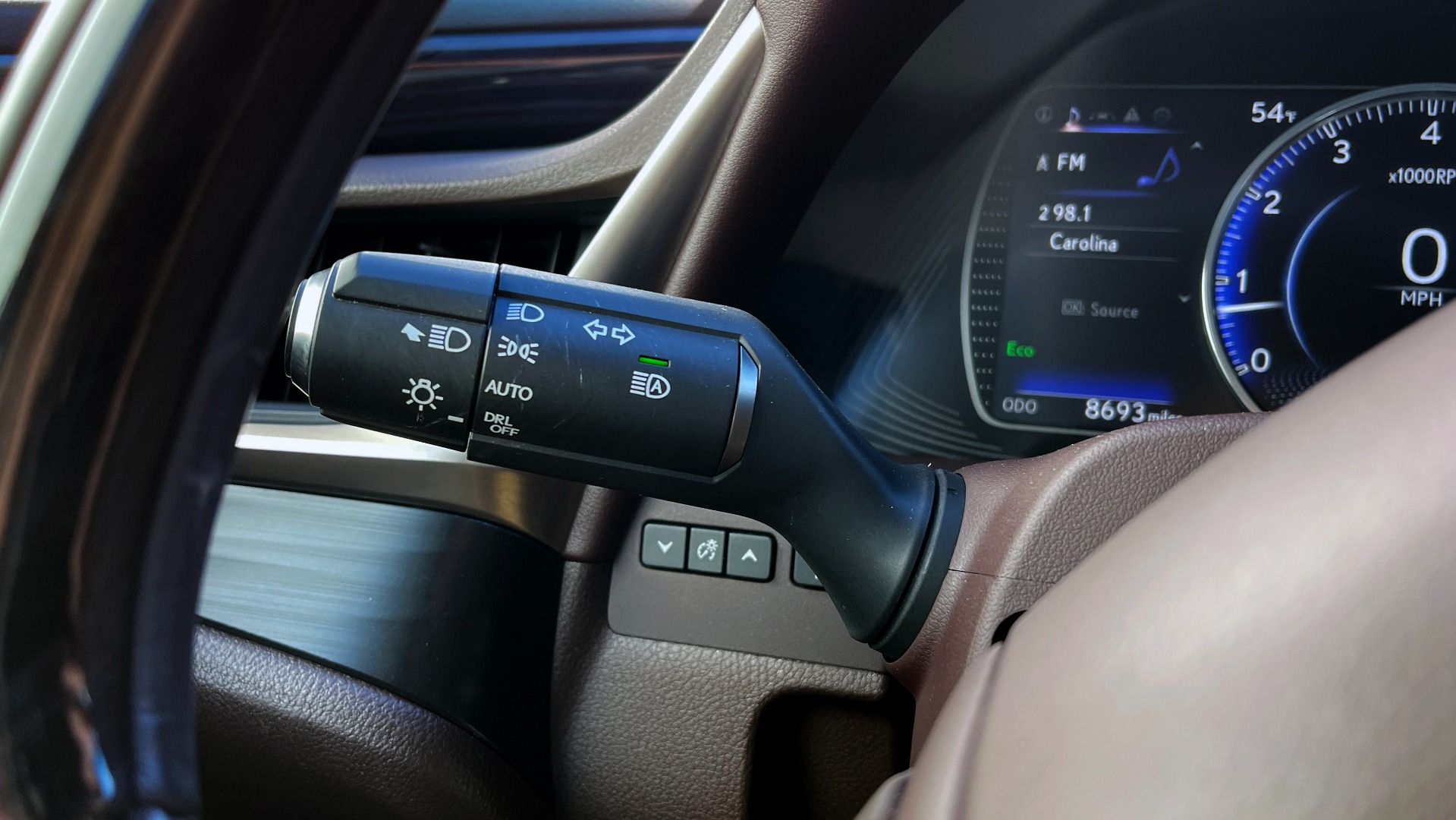 Used 2020 Lexus ES 350 PREMIUM 3.5L SEDAN / BSM / MEMORY / SUNROOF / HTD STS / REARVIEW for sale Sold at Formula Imports in Charlotte NC 28227 29