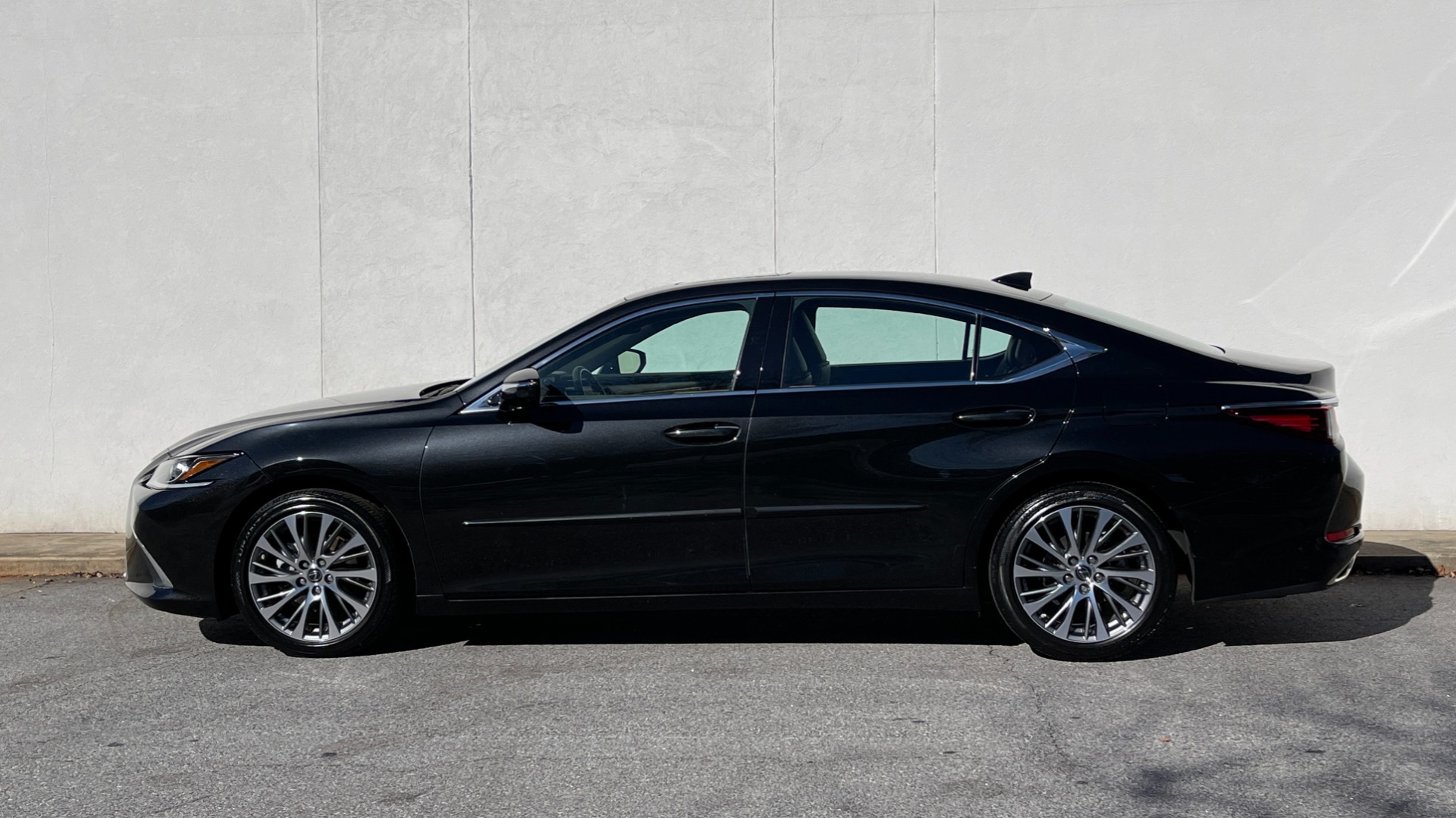 Used 2020 Lexus ES 350 PREMIUM 3.5L SEDAN / BSM / MEMORY / SUNROOF / HTD STS / REARVIEW for sale Sold at Formula Imports in Charlotte NC 28227 3