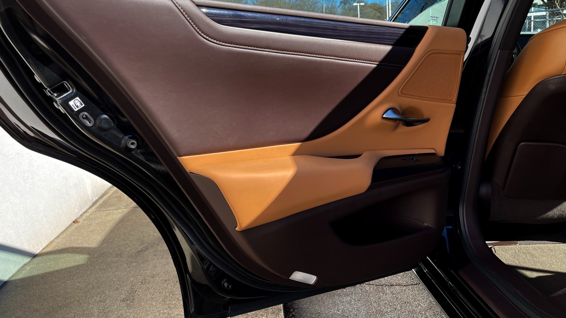 Used 2020 Lexus ES 350 PREMIUM 3.5L SEDAN / BSM / MEMORY / SUNROOF / HTD STS / REARVIEW for sale Sold at Formula Imports in Charlotte NC 28227 39