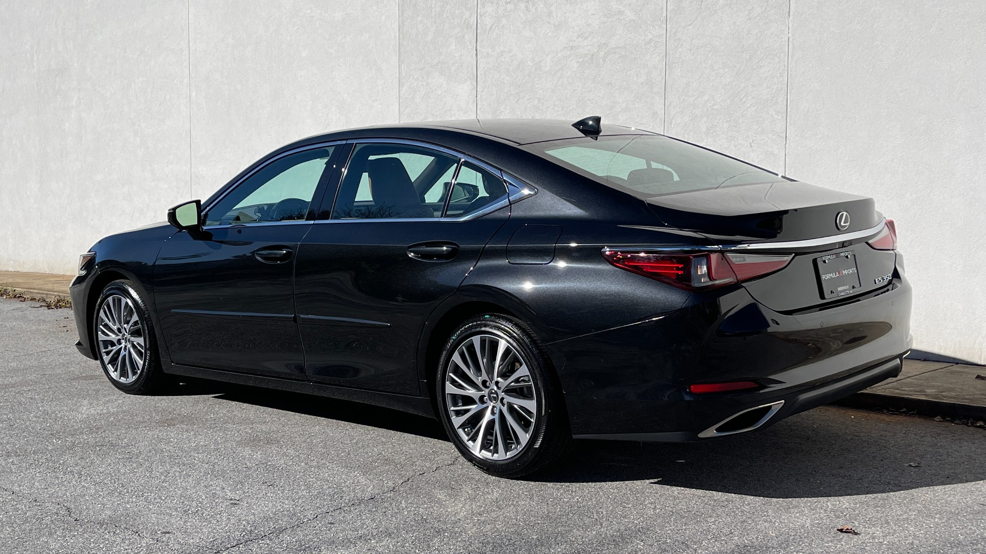 Used 2020 Lexus ES 350 PREMIUM 3.5L SEDAN / BSM / MEMORY / SUNROOF / HTD STS / REARVIEW for sale Sold at Formula Imports in Charlotte NC 28227 4