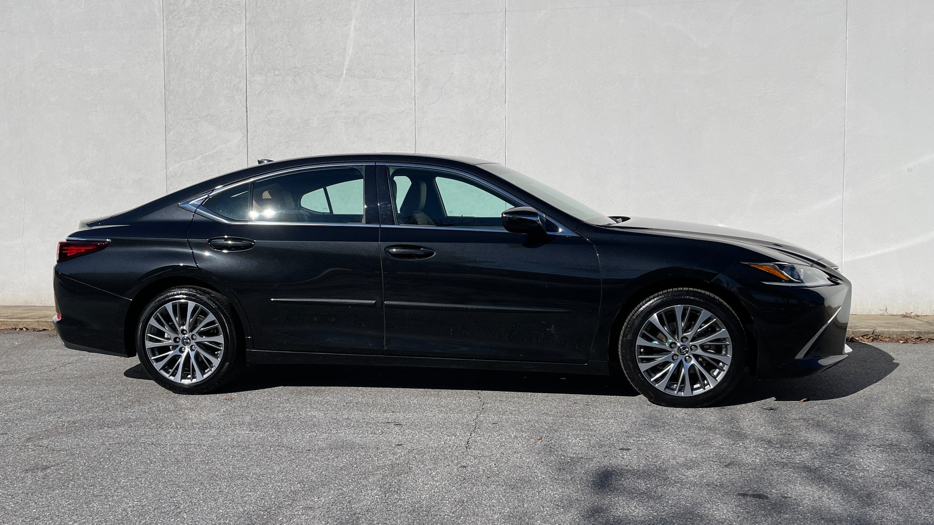 Used 2020 Lexus ES 350 PREMIUM 3.5L SEDAN / BSM / MEMORY / SUNROOF / HTD STS / REARVIEW for sale Sold at Formula Imports in Charlotte NC 28227 6