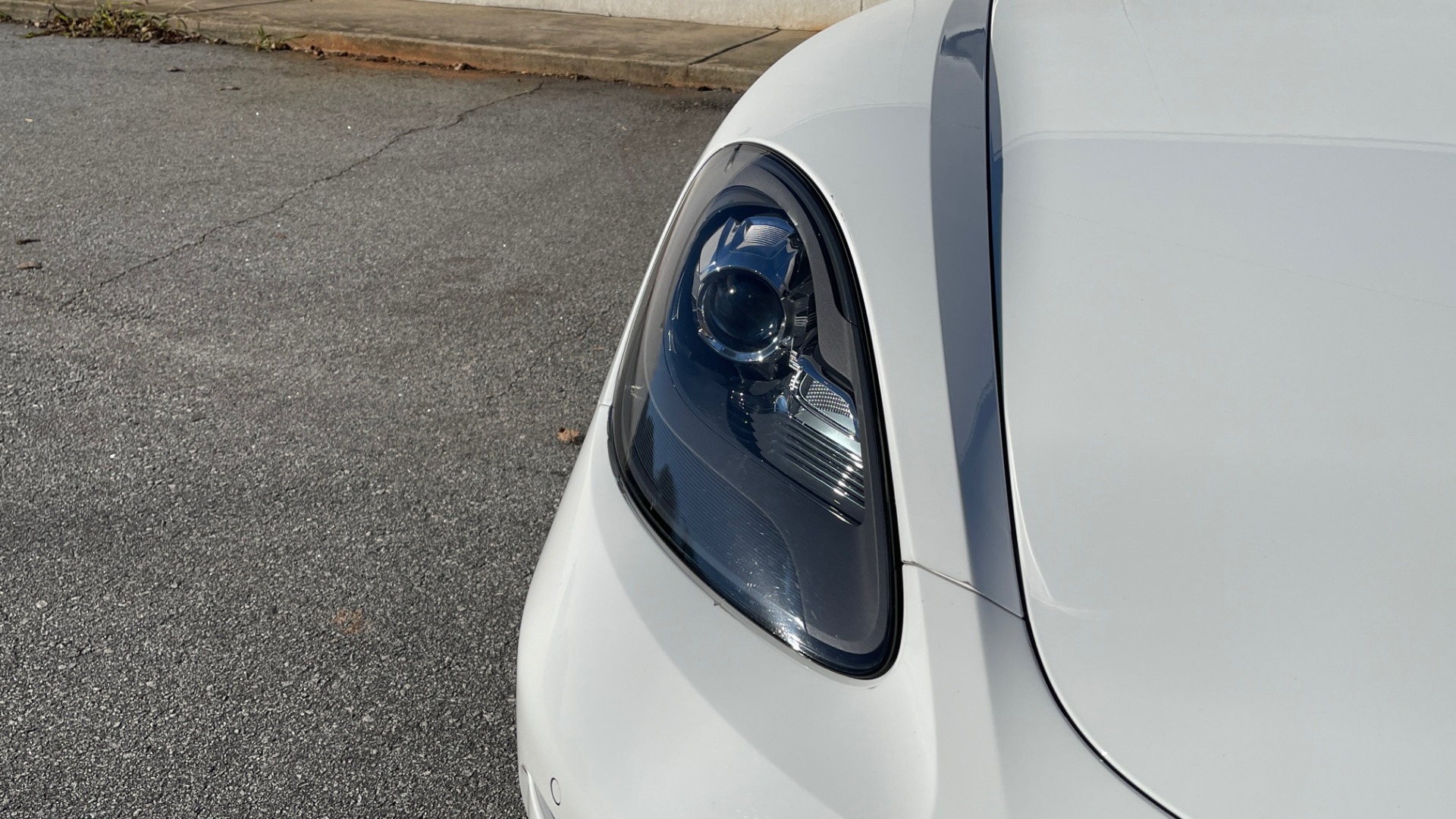 Used 2017 Porsche 718 CAYMAN COUPE / 2.0L TURBO / 6-SPD MANUAL / BOSE / 20-INCH WHEELS for sale $49,395 at Formula Imports in Charlotte NC 28227 16