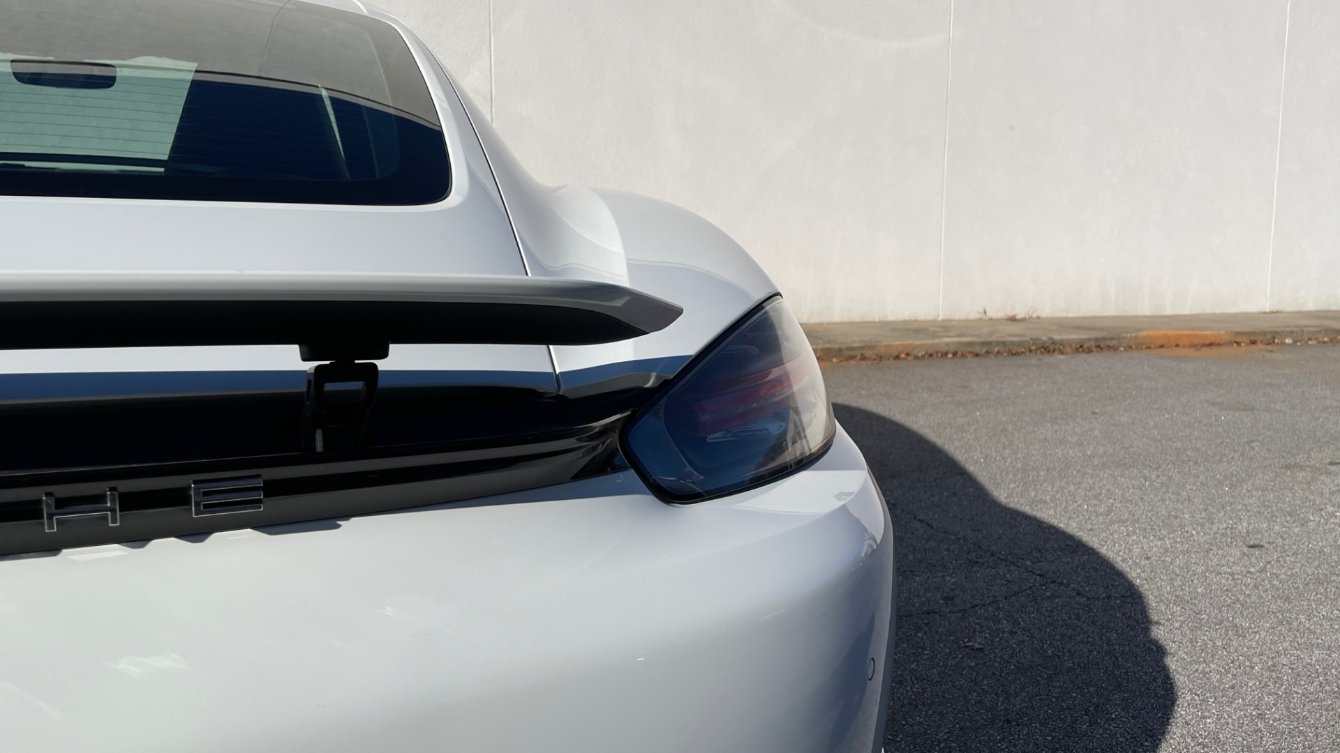Used 2017 Porsche 718 CAYMAN COUPE / 2.0L TURBO / 6-SPD MANUAL / BOSE / 20-INCH WHEELS for sale $49,395 at Formula Imports in Charlotte NC 28227 23