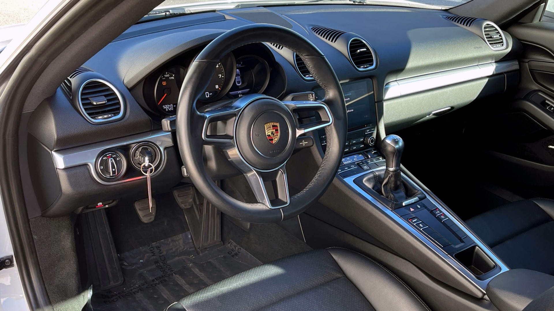 Used 2017 Porsche 718 CAYMAN COUPE / 2.0L TURBO / 6-SPD MANUAL / BOSE / 20-INCH WHEELS for sale $49,395 at Formula Imports in Charlotte NC 28227 29