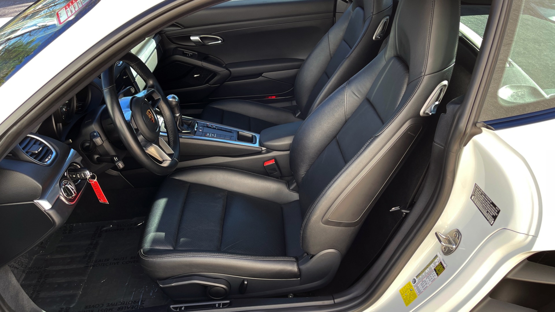 Used 2017 Porsche 718 CAYMAN COUPE / 2.0L TURBO / 6-SPD MANUAL / BOSE / 20-INCH WHEELS for sale $49,395 at Formula Imports in Charlotte NC 28227 32