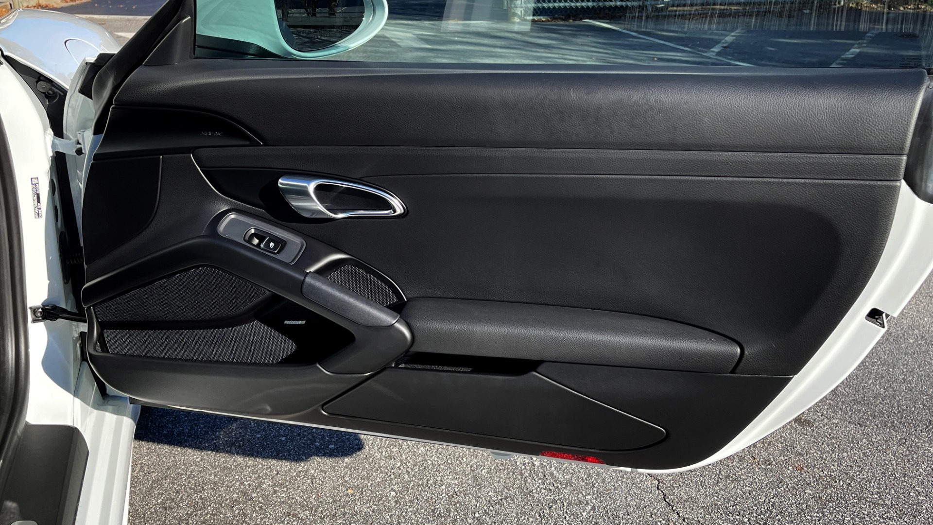 Used 2017 Porsche 718 CAYMAN COUPE / 2.0L TURBO / 6-SPD MANUAL / BOSE / 20-INCH WHEELS for sale $49,395 at Formula Imports in Charlotte NC 28227 47