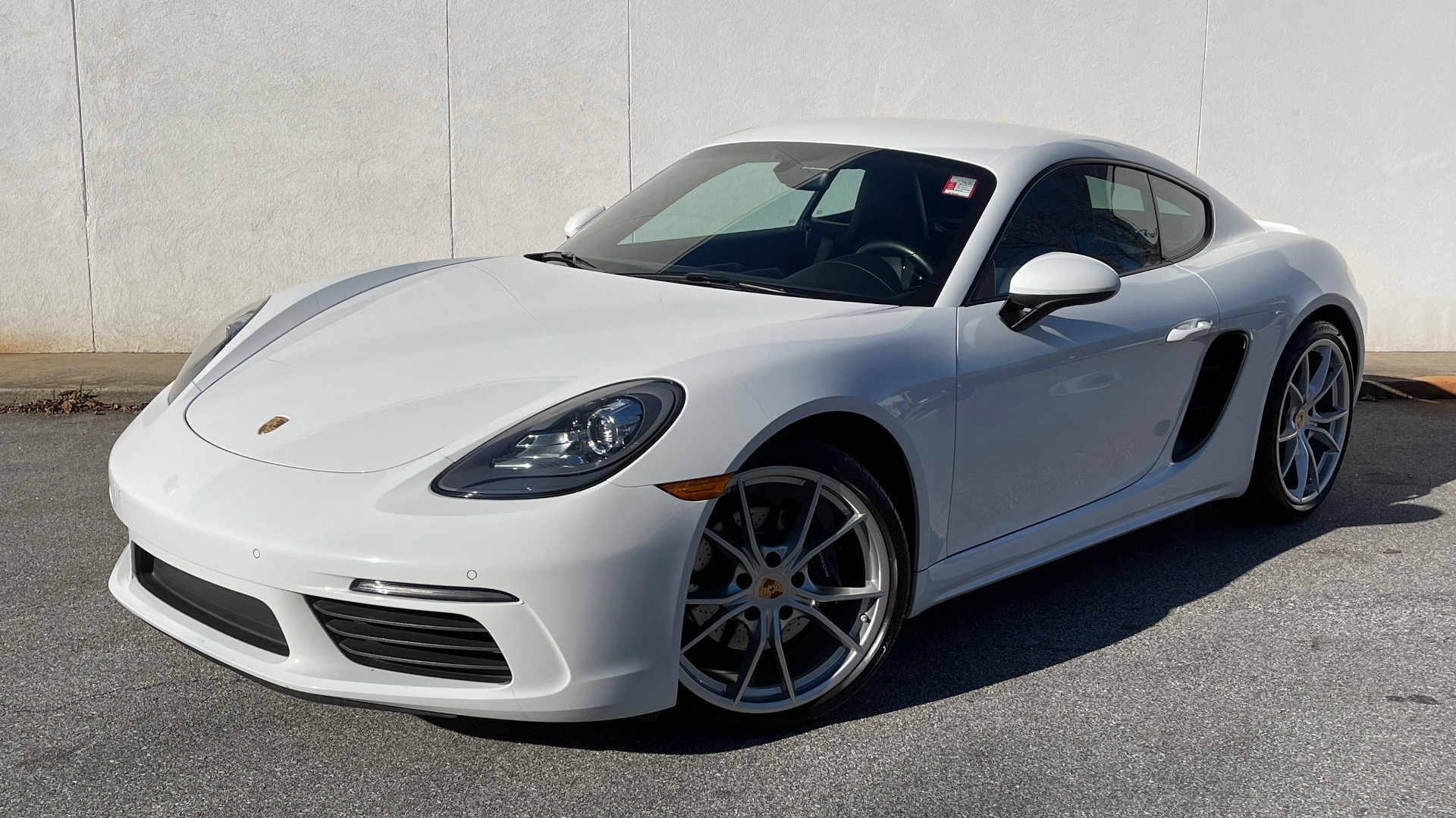 Used 2017 Porsche 718 CAYMAN COUPE / 2.0L TURBO / 6-SPD MANUAL / BOSE / 20-INCH WHEELS for sale $49,395 at Formula Imports in Charlotte NC 28227 5