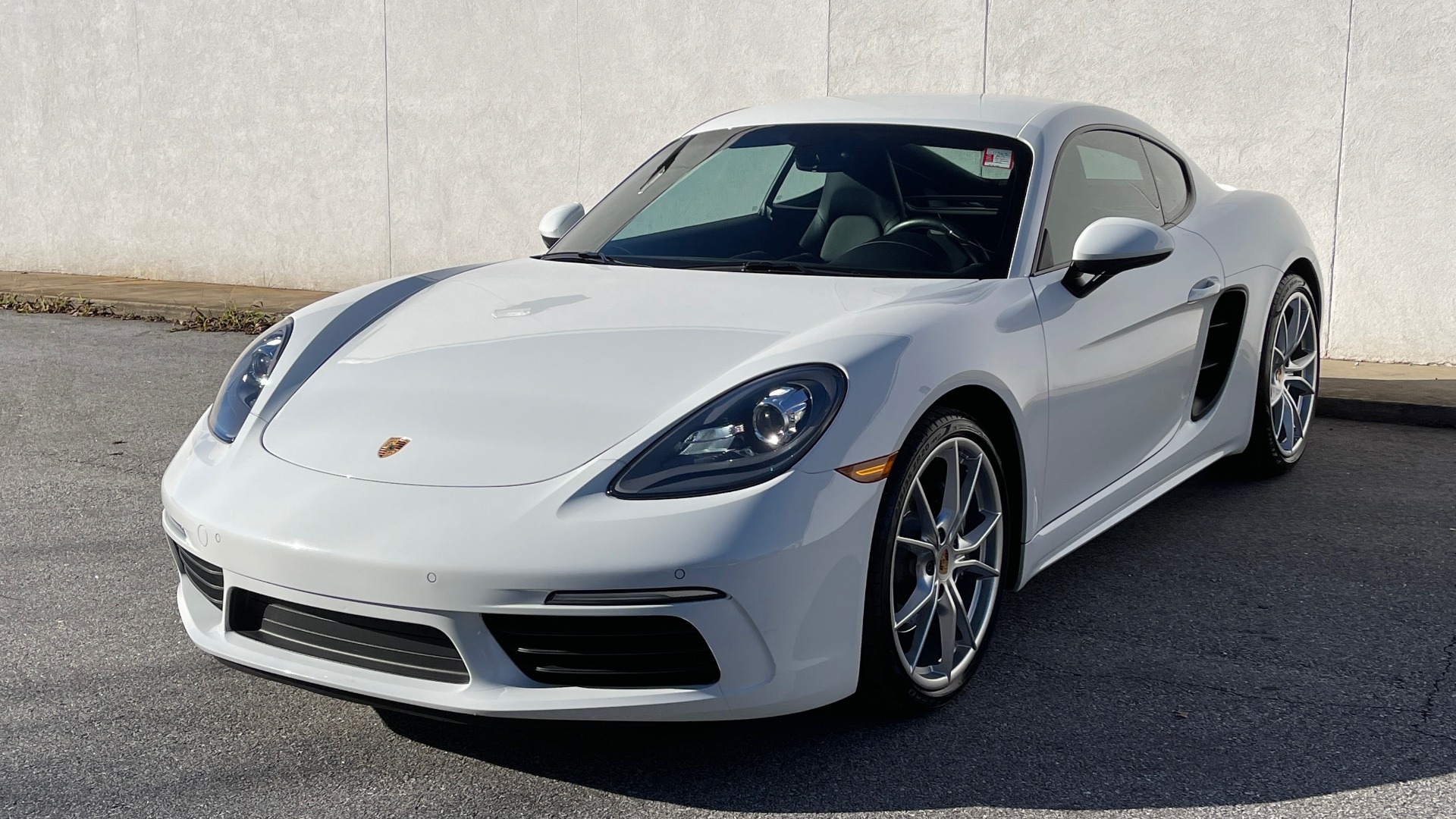Used 2017 Porsche 718 CAYMAN COUPE / 2.0L TURBO / 6-SPD MANUAL / BOSE / 20-INCH WHEELS for sale $49,395 at Formula Imports in Charlotte NC 28227 6