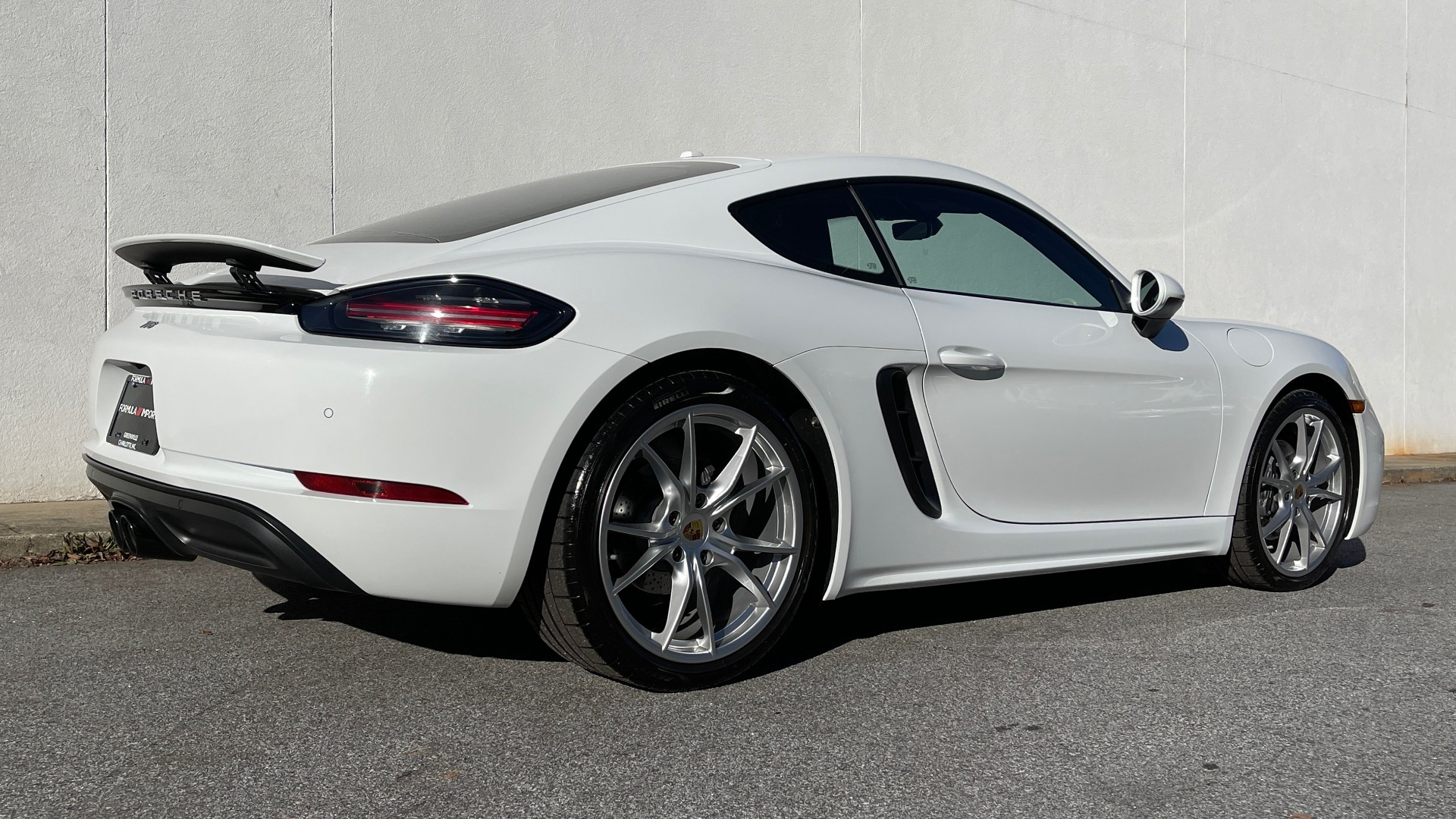 Used 2017 Porsche 718 CAYMAN COUPE / 2.0L TURBO / 6-SPD MANUAL / BOSE / 20-INCH WHEELS for sale $49,395 at Formula Imports in Charlotte NC 28227 7
