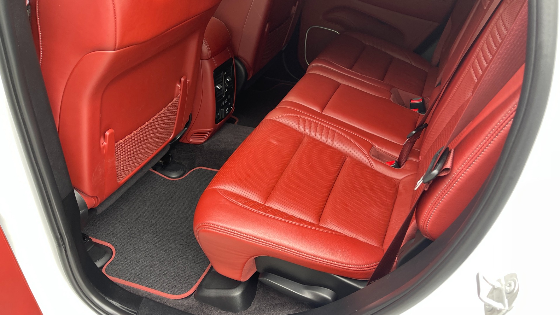 Used 2018 Jeep Grand Cherokee TRACKHAWK / SUPERCHARGED HEMI / SIGNATURE LEATHER / HARMAN KARDON AUDIO for sale $89,995 at Formula Imports in Charlotte NC 28227 14