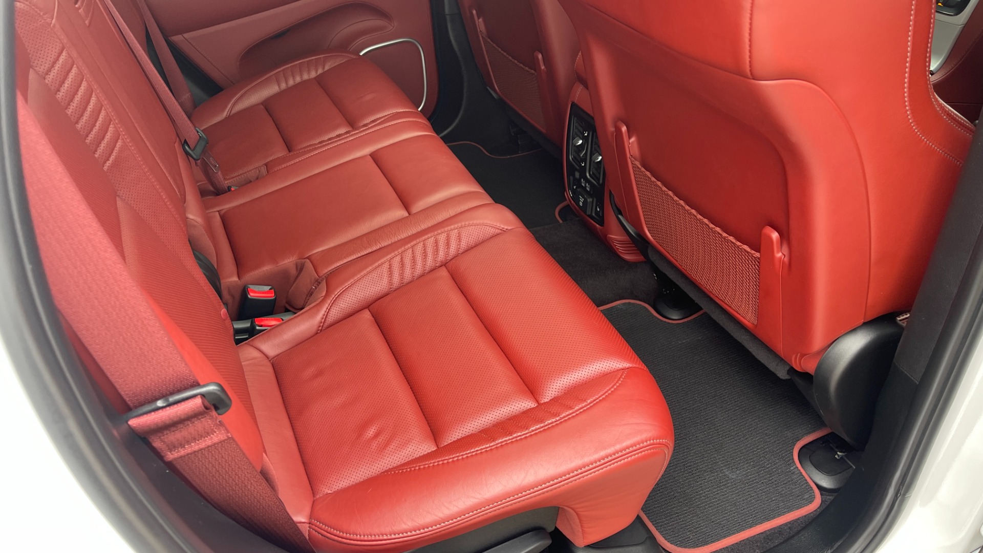 Used 2018 Jeep Grand Cherokee TRACKHAWK / SUPERCHARGED HEMI / SIGNATURE LEATHER / HARMAN KARDON AUDIO for sale $89,995 at Formula Imports in Charlotte NC 28227 22