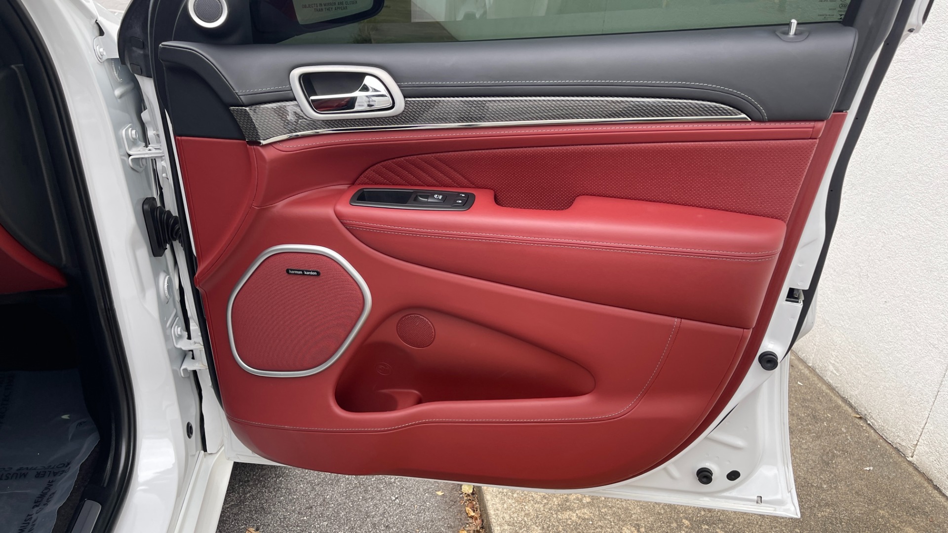 Used 2018 Jeep Grand Cherokee TRACKHAWK / SUPERCHARGED HEMI / SIGNATURE LEATHER / HARMAN KARDON AUDIO for sale $89,995 at Formula Imports in Charlotte NC 28227 24