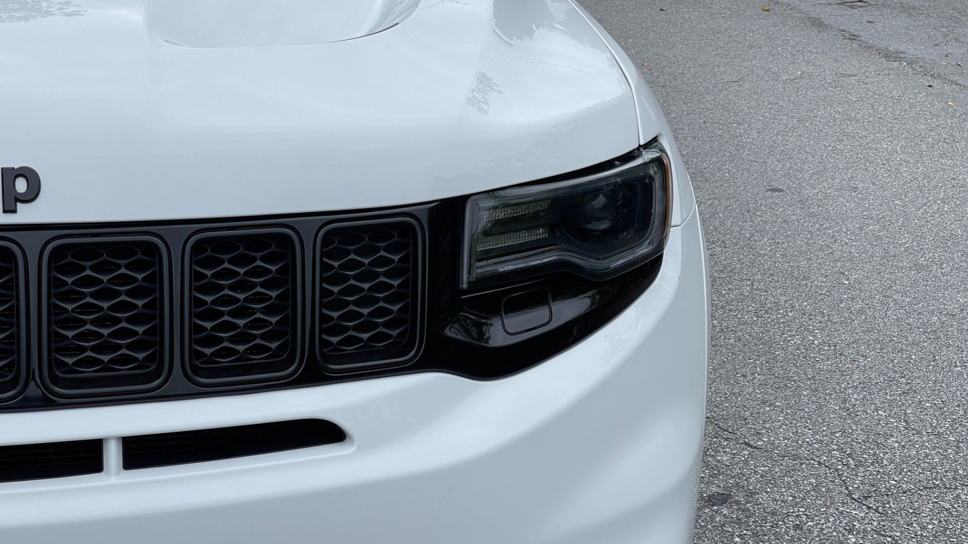 Used 2018 Jeep Grand Cherokee Trackhawk for sale Sold at Formula Imports in Charlotte NC 28227 27