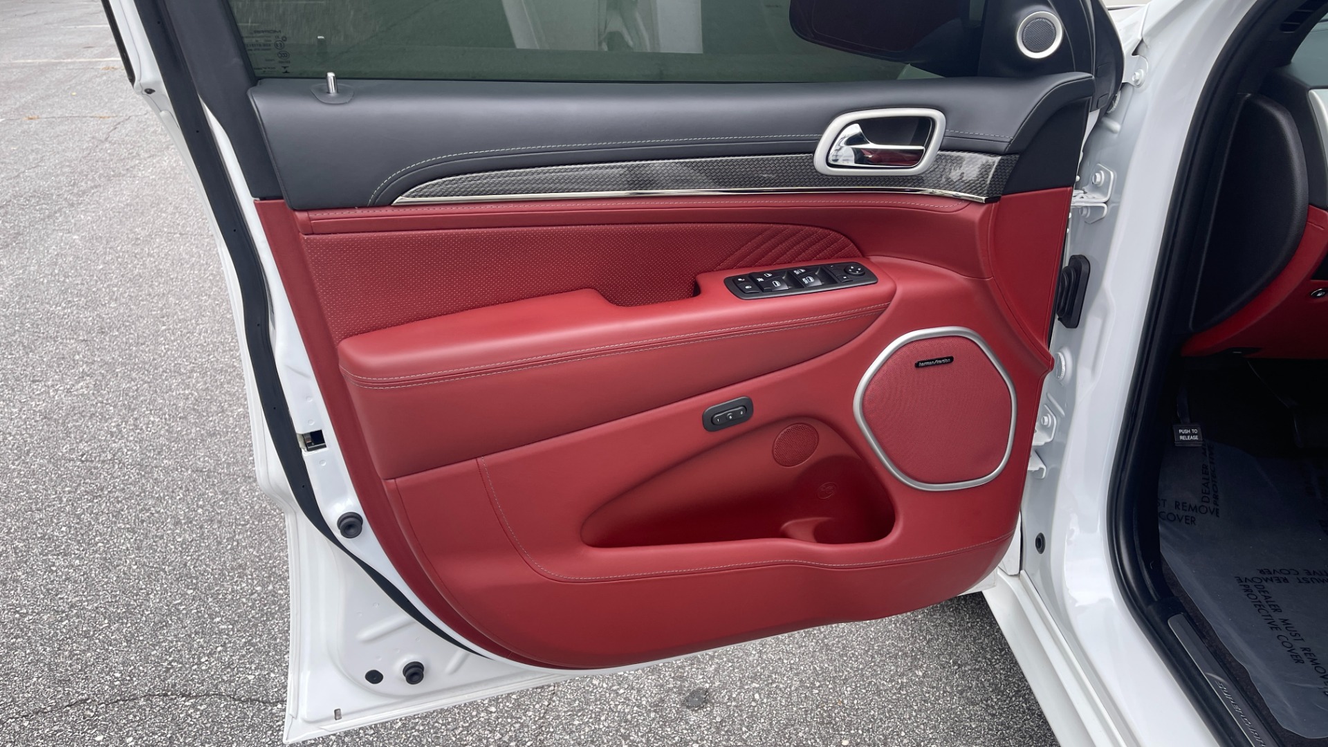 Used 2018 Jeep Grand Cherokee TRACKHAWK / SUPERCHARGED HEMI / SIGNATURE LEATHER / HARMAN KARDON AUDIO for sale $89,995 at Formula Imports in Charlotte NC 28227 33