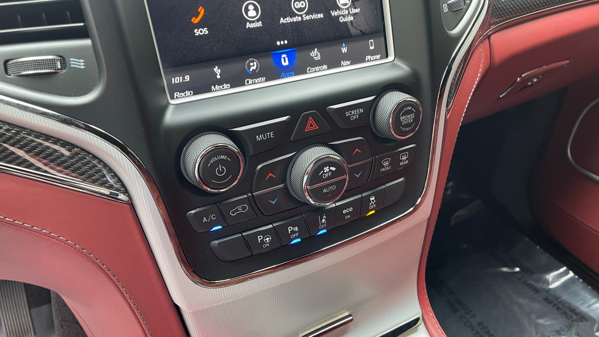 Used 2018 Jeep Grand Cherokee Trackhawk for sale Sold at Formula Imports in Charlotte NC 28227 37