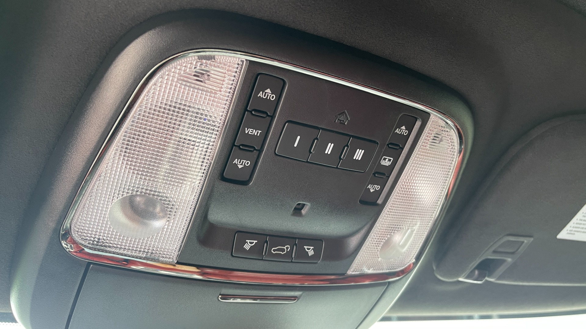 Used 2018 Jeep Grand Cherokee TRACKHAWK / SUPERCHARGED HEMI / SIGNATURE LEATHER / HARMAN KARDON AUDIO for sale $89,995 at Formula Imports in Charlotte NC 28227 39